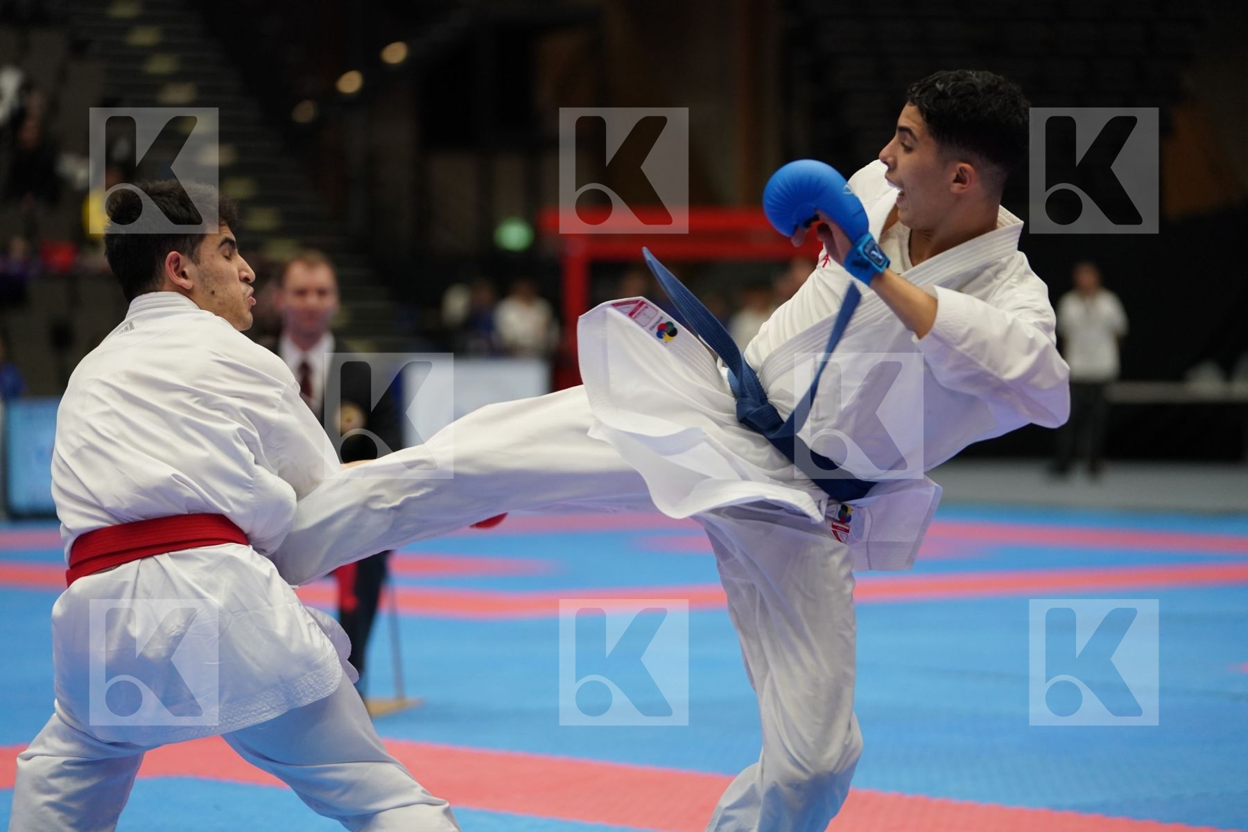 GULIYEV AMINAGHA (AZERBAIJAN) vs OUALAD HAS AMAR YOUNESS (BELGIUM) in Junior Kumite Male Ð 61 Kg - Final bout
