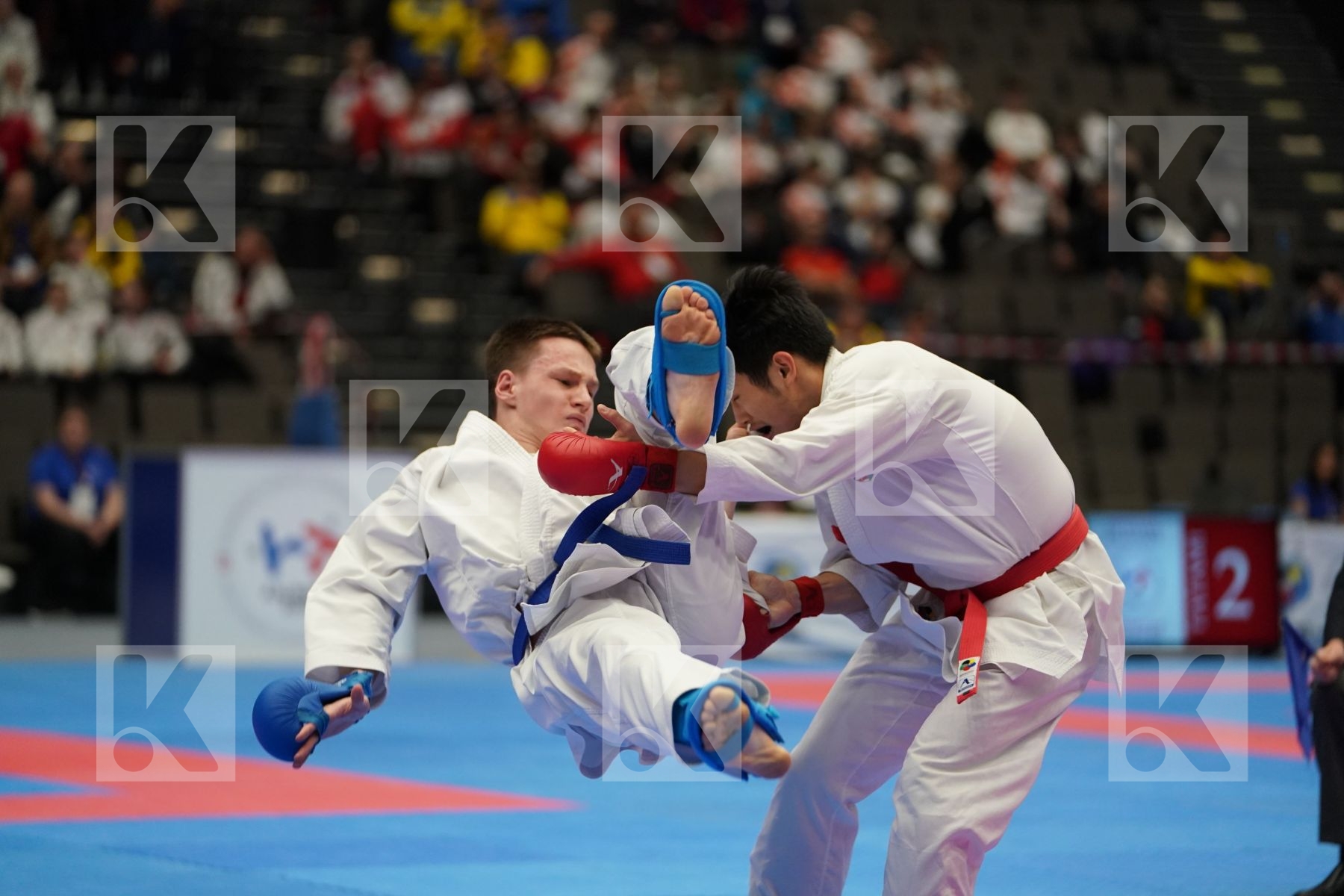 NGUYEN HOANG AN (HUNGARY) vs TALDYKIN VLADISLAV (RUSSIAN FEDERATION) in Junior Kumite Male Ð 68 Kg - Final bout