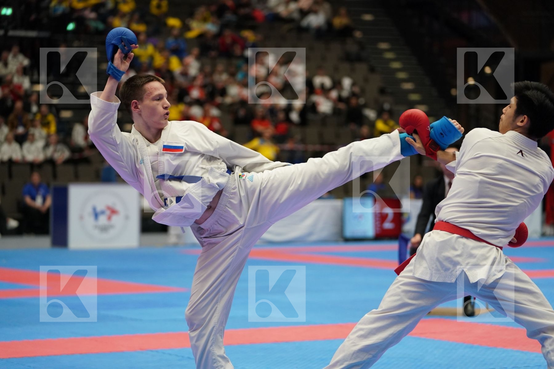 NGUYEN HOANG AN (HUNGARY) vs TALDYKIN VLADISLAV (RUSSIAN FEDERATION) in Junior Kumite Male Ð 68 Kg - Final bout