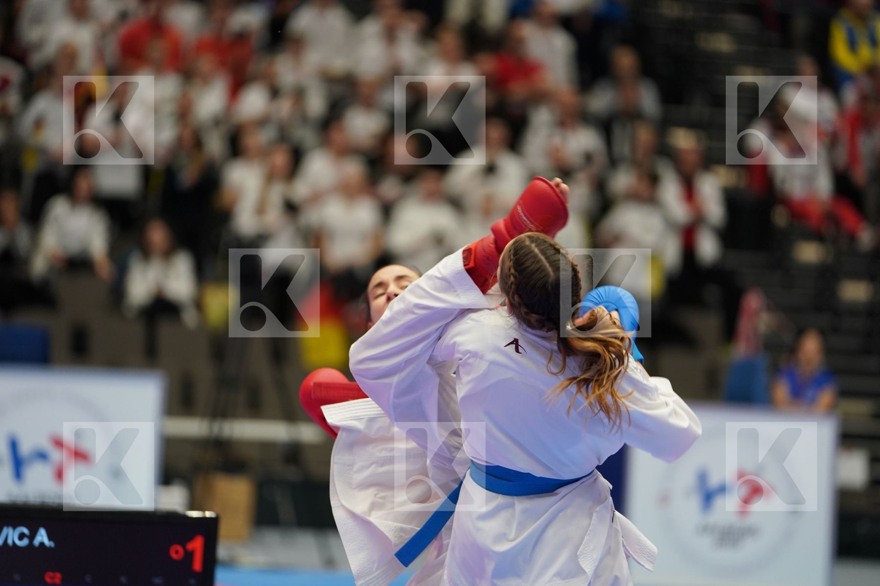 ILANKOVIC ALEKSANDRA (HUNGARY) vs AUGEL JILL (GERMANY) in Junior Kumite Female -53Kg - Final bout
