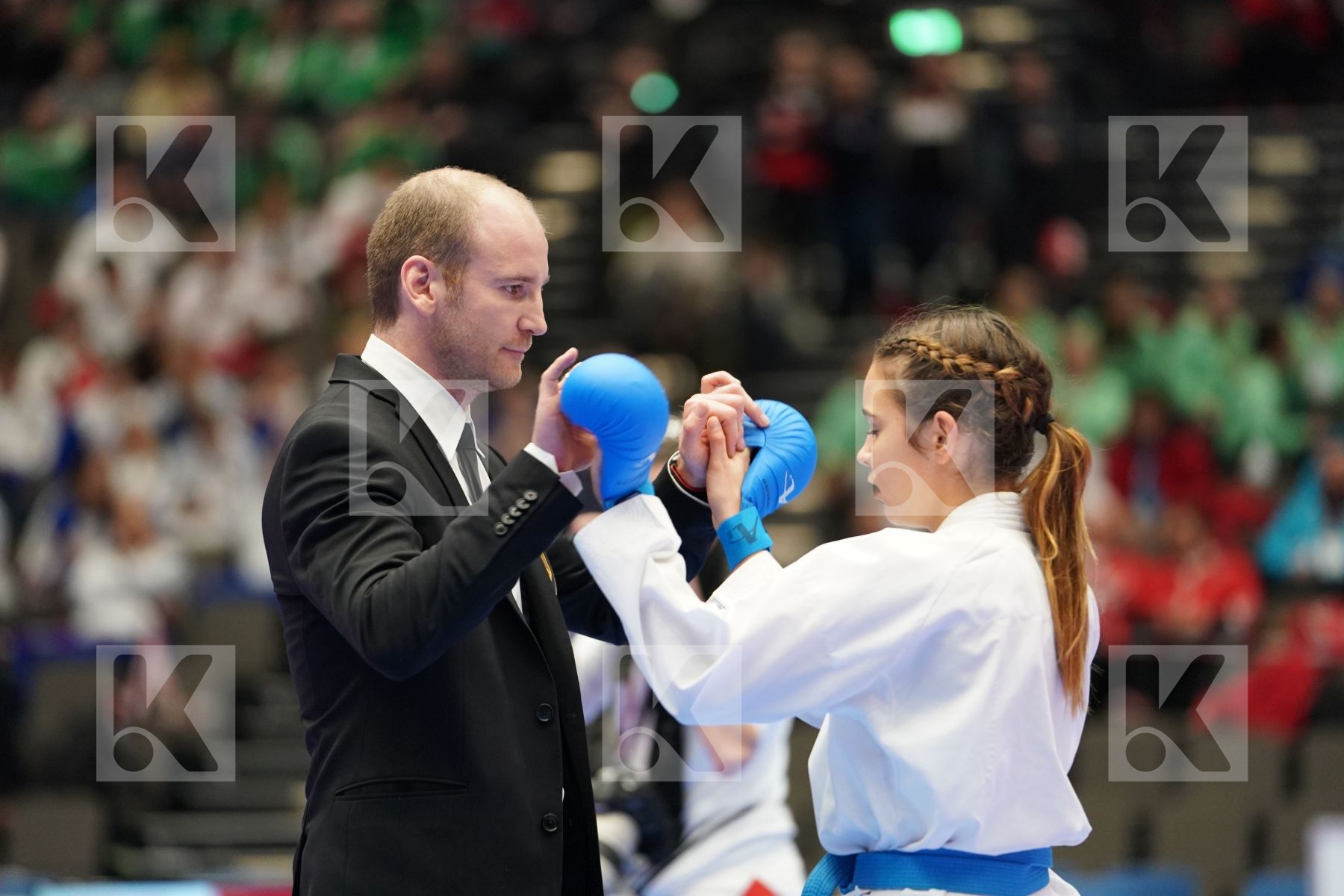 ILANKOVIC ALEKSANDRA (HUNGARY) vs AUGEL JILL (GERMANY) in Junior Kumite Female -53Kg - Final bout