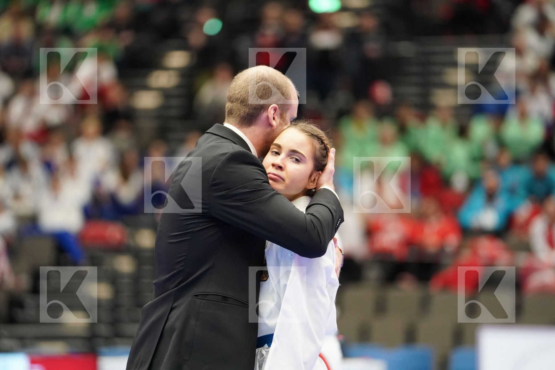 ILANKOVIC ALEKSANDRA (HUNGARY) vs AUGEL JILL (GERMANY) in Junior Kumite Female -53Kg - Final bout
