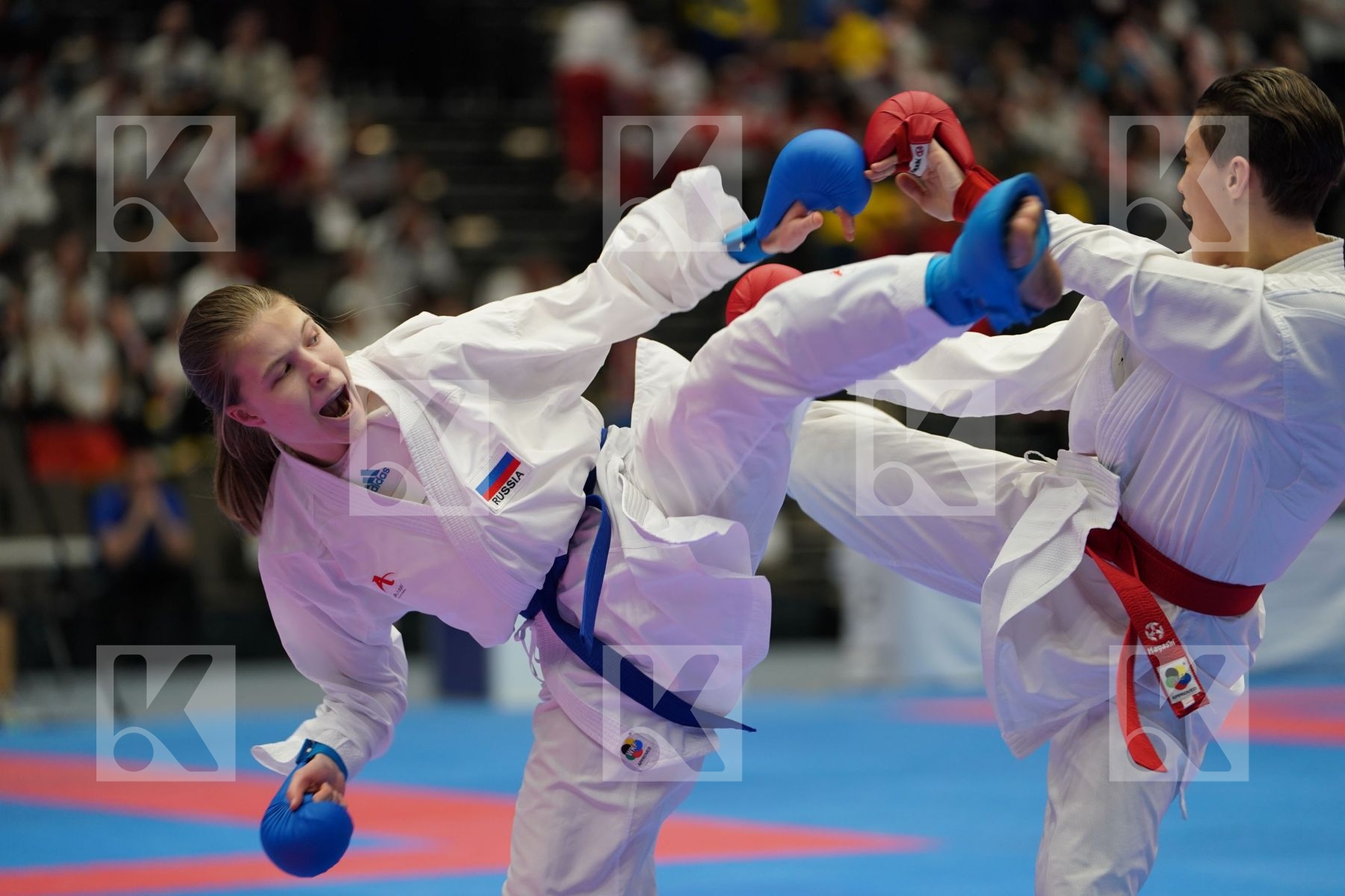 OUDENAARDEN VAN MELISSA (NEDERLANDS) vs CHERNYSHEVA ANNA (RUSSIAN FEDERATION) in Junior Kumite Female - 59 Kg - Final bout