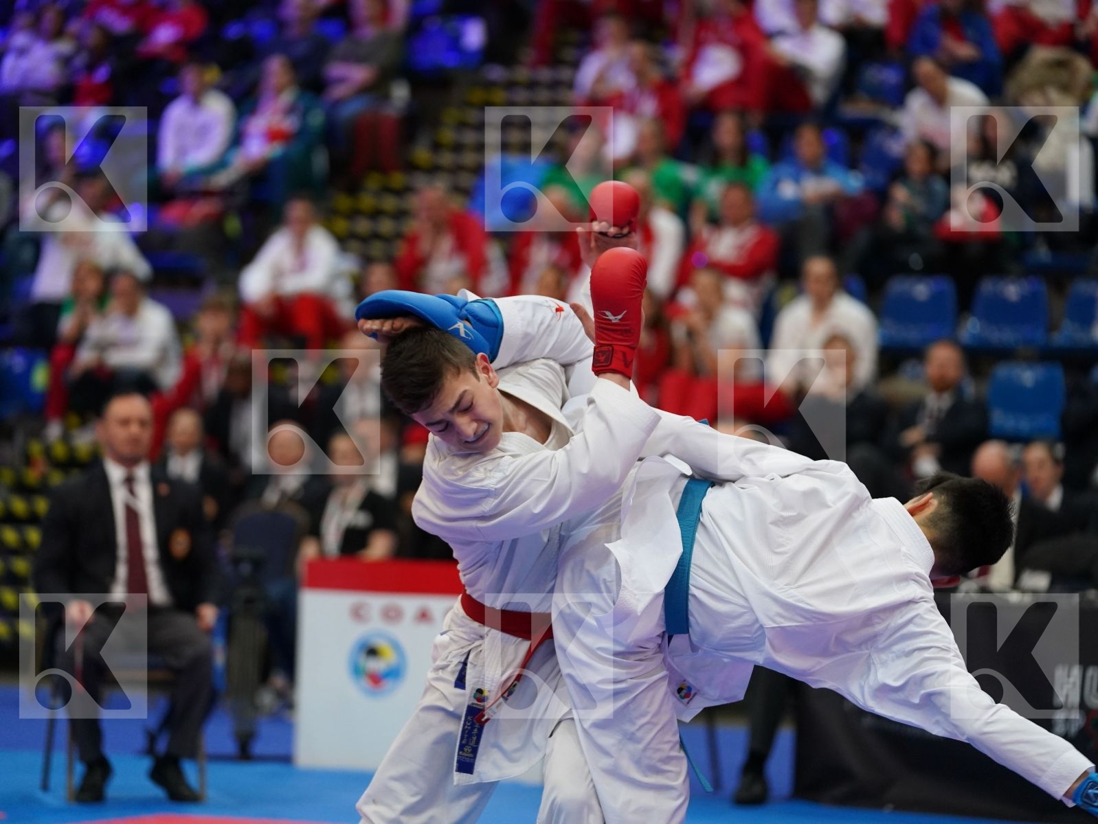 GHAZARYAN MHER (ARMENIA) vs OEZDEMIR MUHAMMED (GERMANY) in Cadet Kumite Male -52 Kg - Final bout