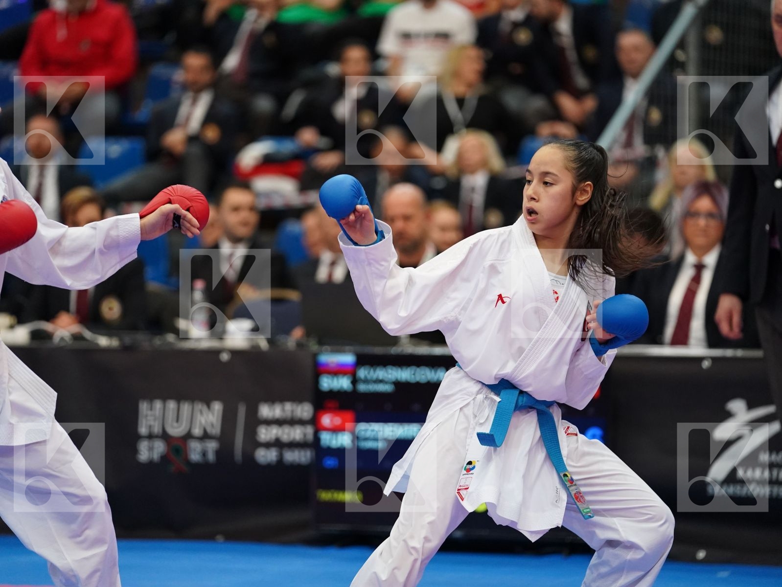 KVASNICOVA NINA (SLOVAKIA) vs OZDEMIR MUSERREF (TURKEY) in Cadet Kumite Female -47 Kg - Final bout