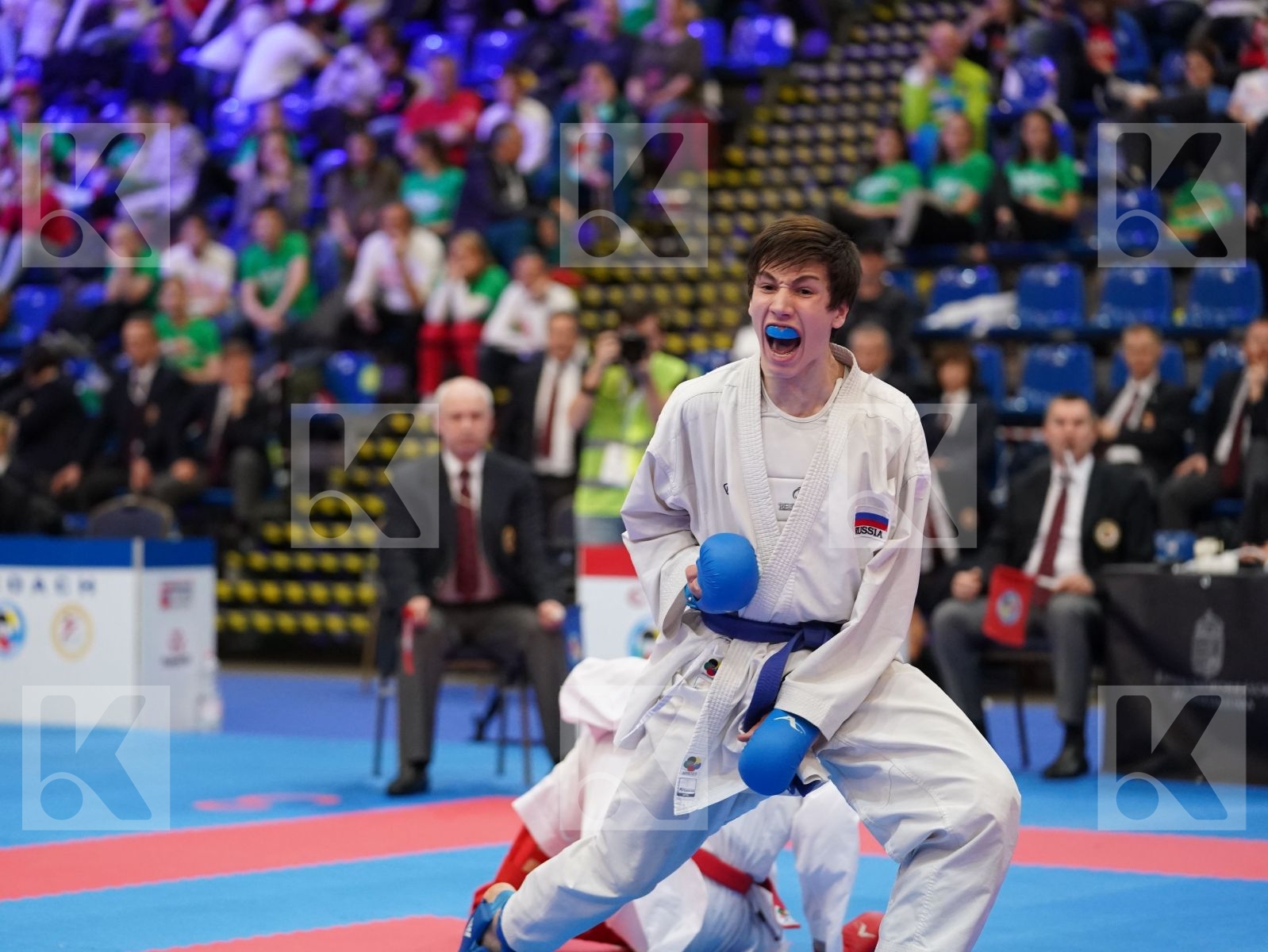 KESELAK DOMINIK (SLOVAKIA) vs GASPARIAN EDUARD (RUSSIAN FEDERATION) in Cadet Kumite Male -70 Kg - Final bout