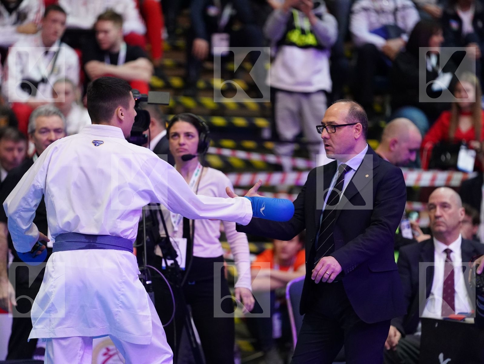 YURUR OMER FARUK (TURKEY) vs DE VIVO DANIELE (ITALY) in Junior Kumite Male -68 Kg - Final bout