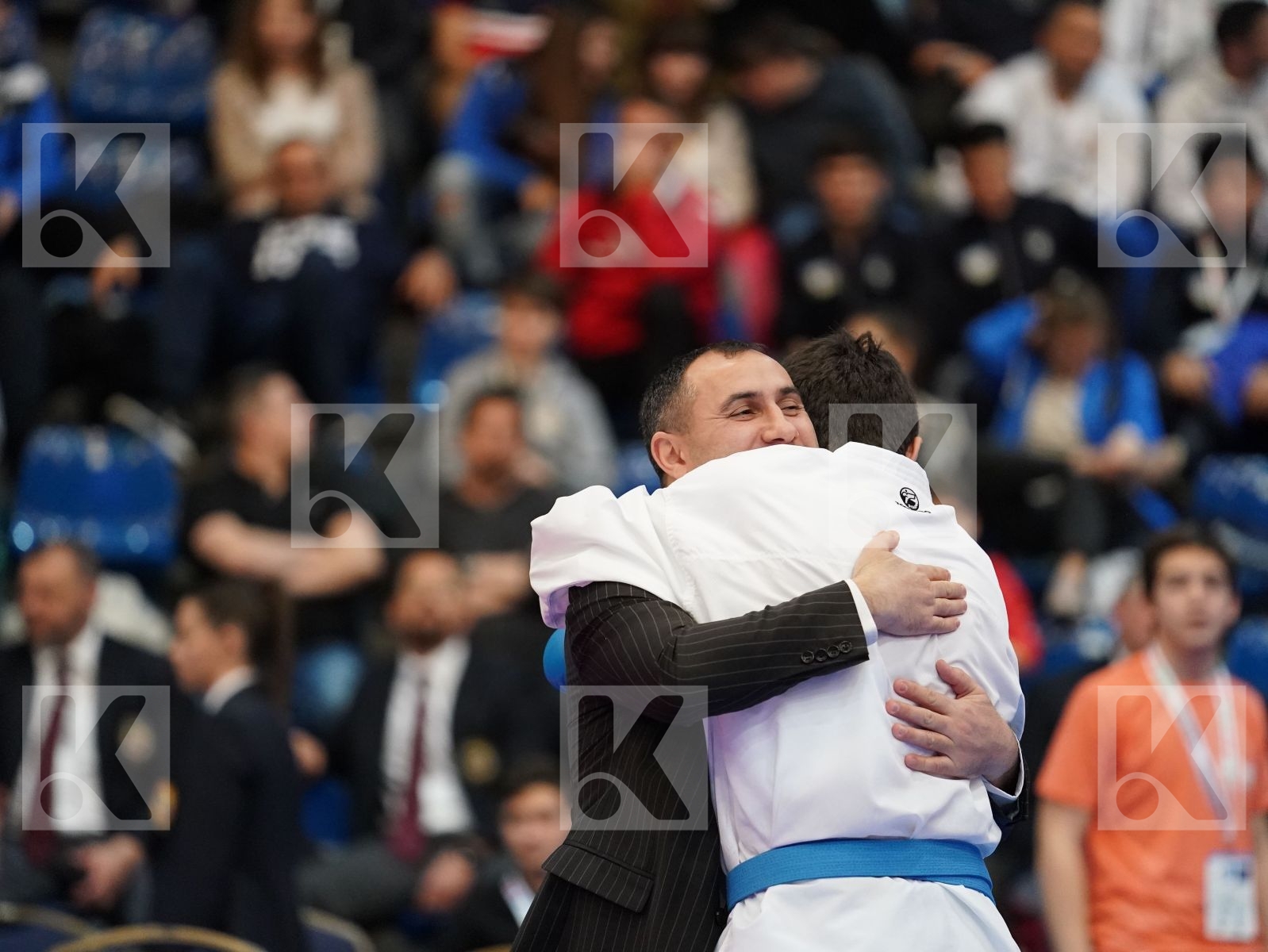 YAMAN ALPEREN (TURKEY) vs AGHAYEV FARID (AZERBAIJAN) in Junior Kumite Male -76 Kg - Final bout