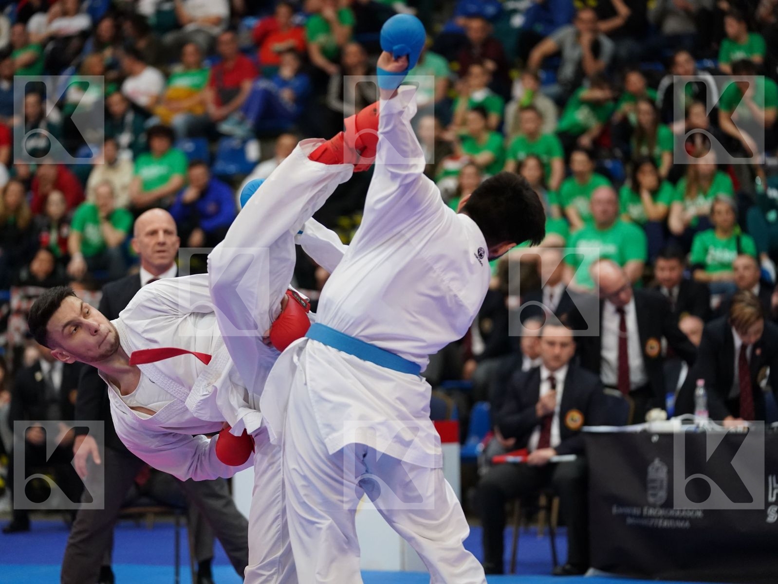TANAS FLORENTIN (ROMANIA) vs OSMANLI OSMAN (AZERBAIJAN) in Junior Kumite Male 76+ Kg - Final bout