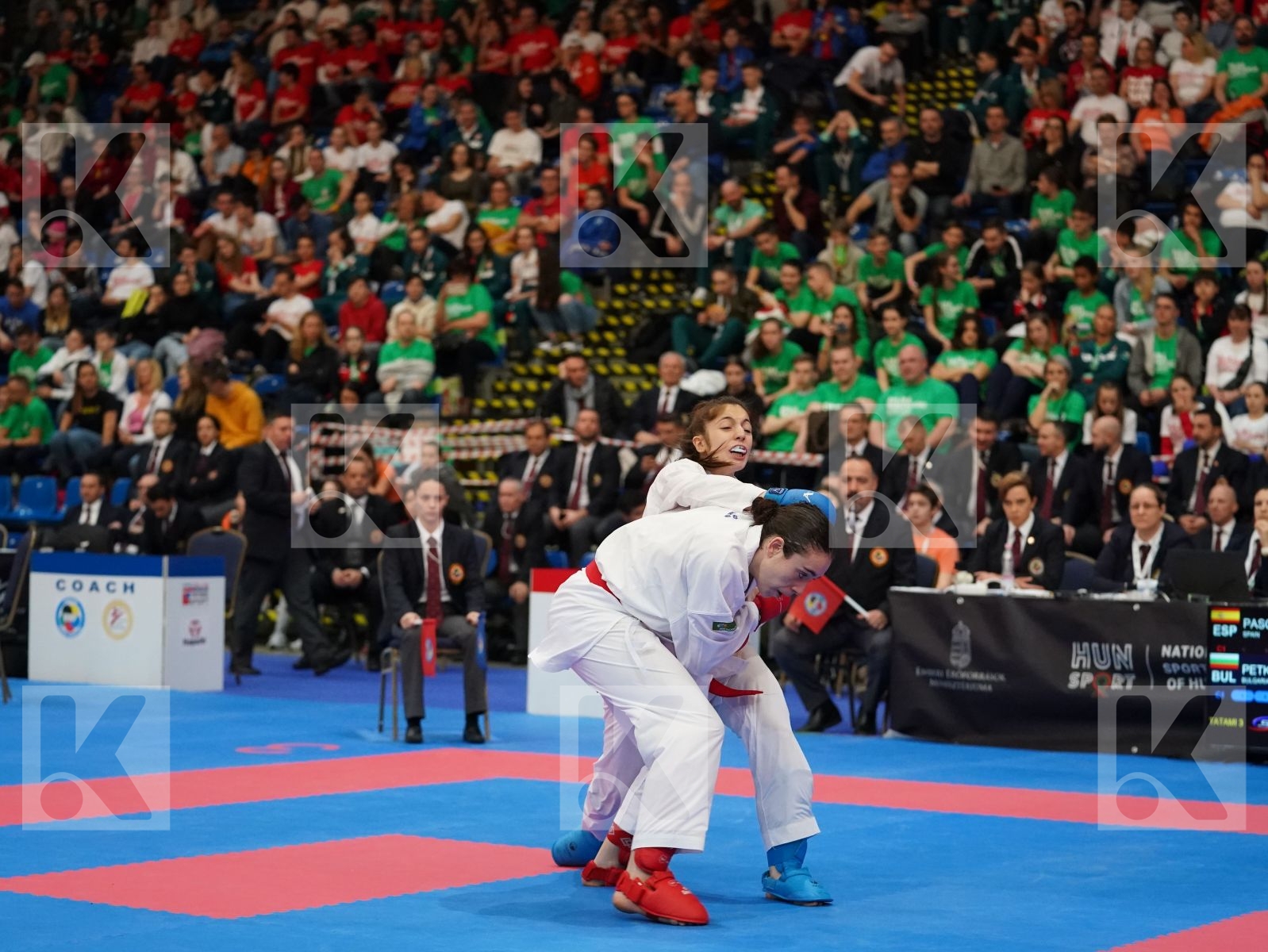 PASCUAL CHICO MARTA (SPAIN) vs PETKOVA SANYA (BULGARIA) in Junior Kumite Female 59+ Kg - Final bout