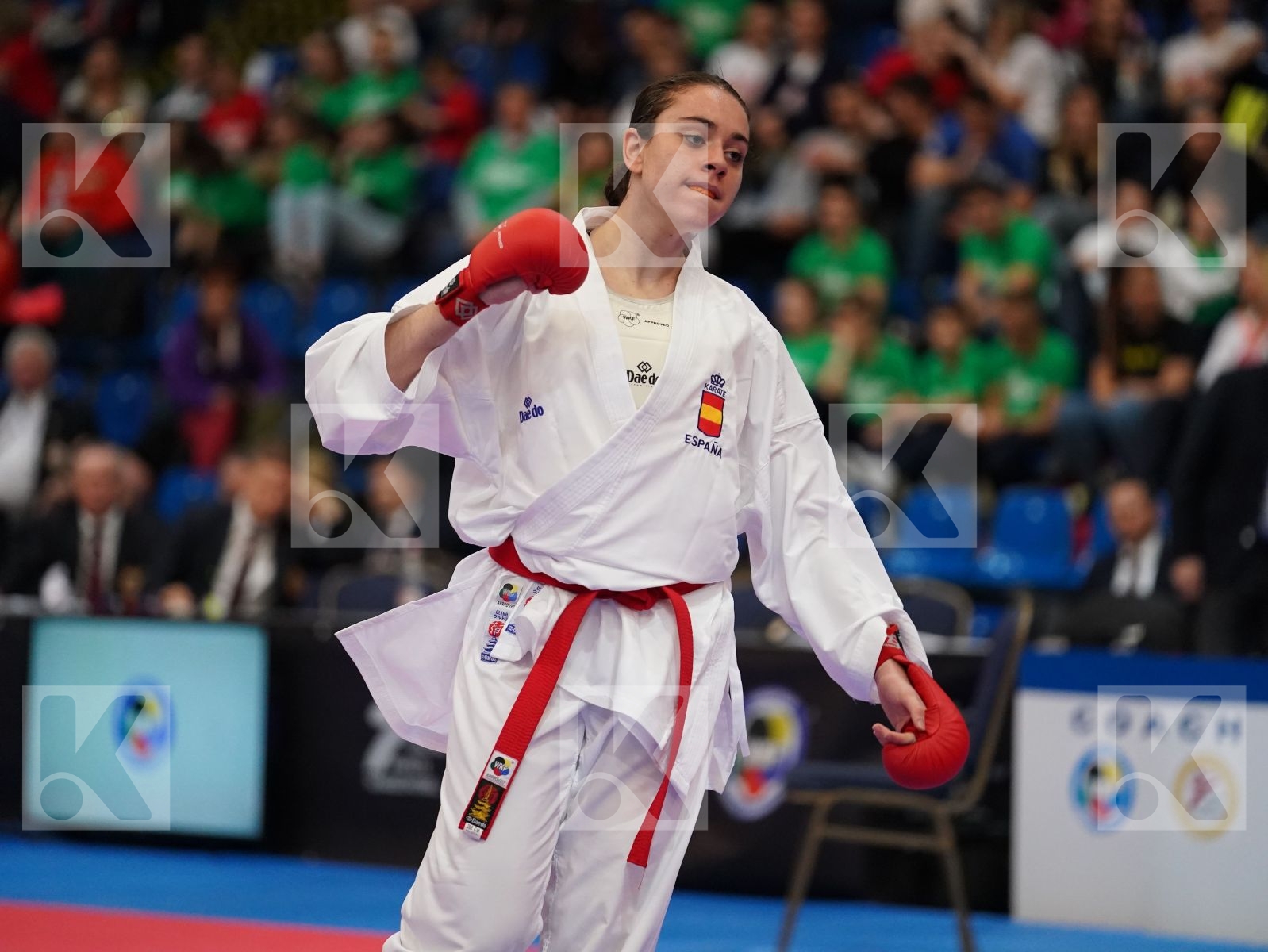 PASCUAL CHICO MARTA (SPAIN) vs PETKOVA SANYA (BULGARIA) in Junior Kumite Female 59+ Kg - Final bout