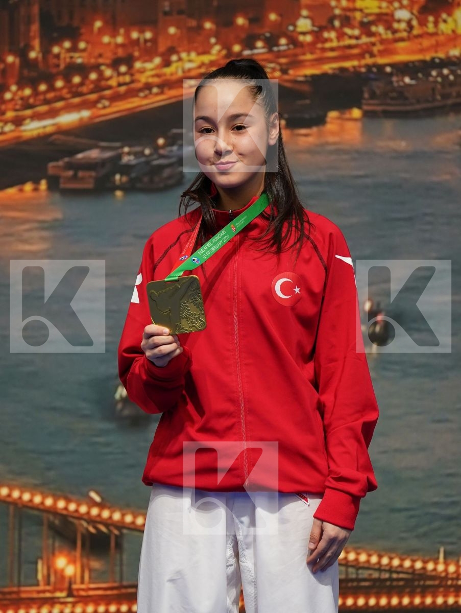 OZDEMIR MUSERREF (TURKEY), KVASNICOVA NINA (SLOVAKIA), BREUZARD CHLOE (FRANCE), OTT SIDNEY-MICHELLE (GERMANY) in Cadet Kumite Female -47 Kg - Podium ceremony