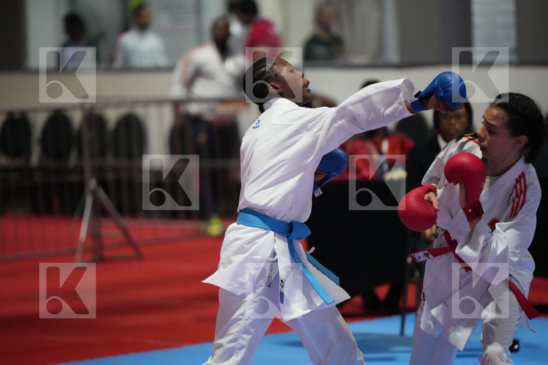 Kumite final bout featuring ROUMAYSSAE TARKOU & RUVEJ IKUKU