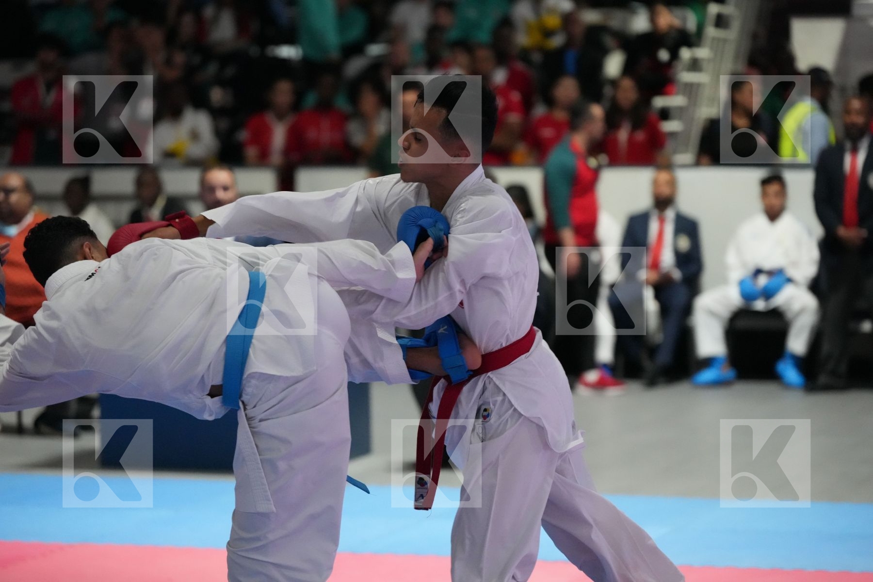Kumite final bout featuring RAYEN GHAZOUANI & OMAR METWALY
