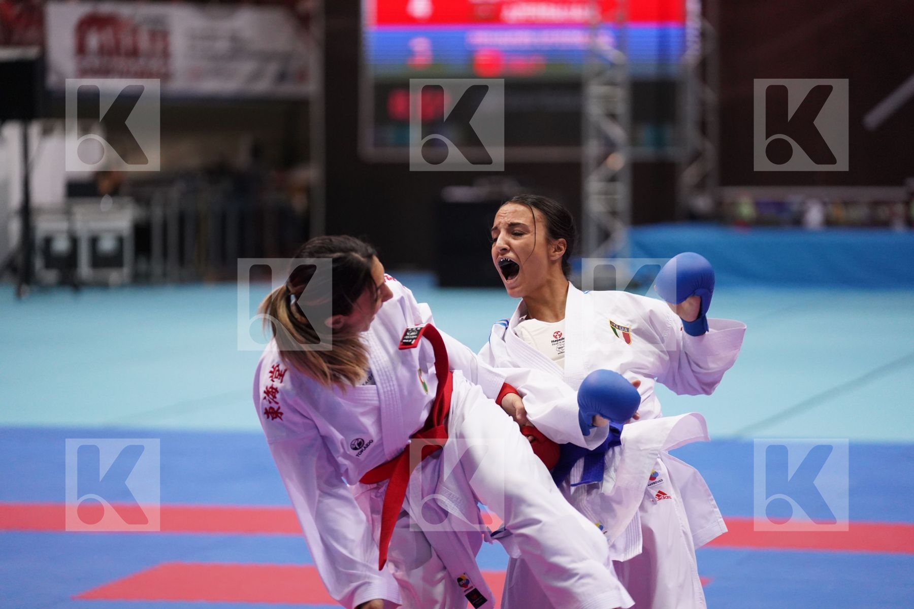 Kumite bronze bout featuring BRUNORI VERONICA	 & SADIGOVA MADINA