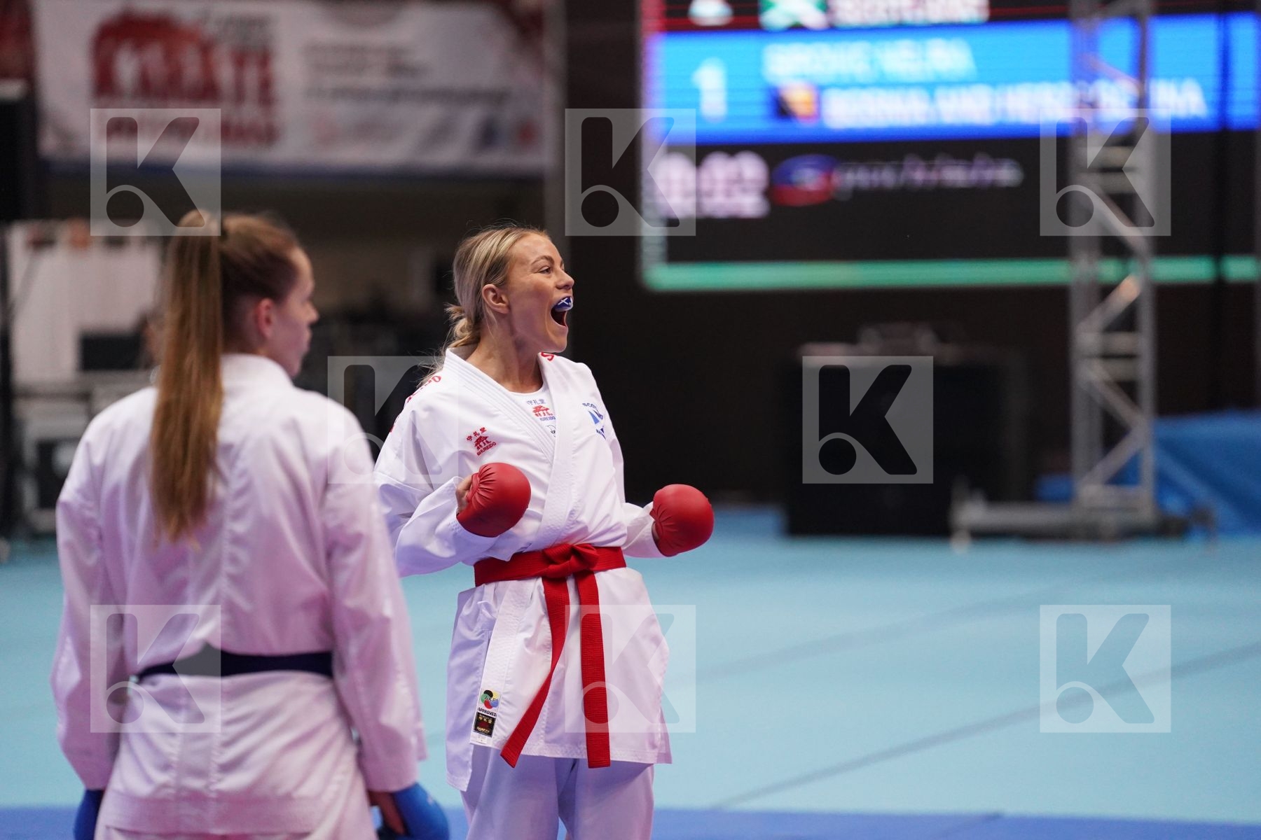 Kumite bronze bout featuring CONNELL AMY & SIPOVIC NEJRA