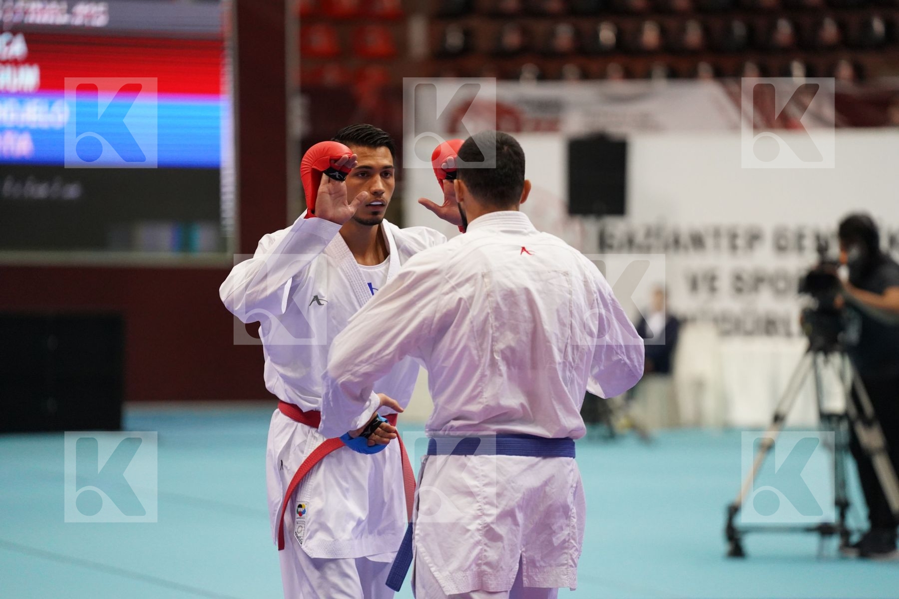 Kumite final bout featuring COSTA LUCA & KVESIC ANDJELO