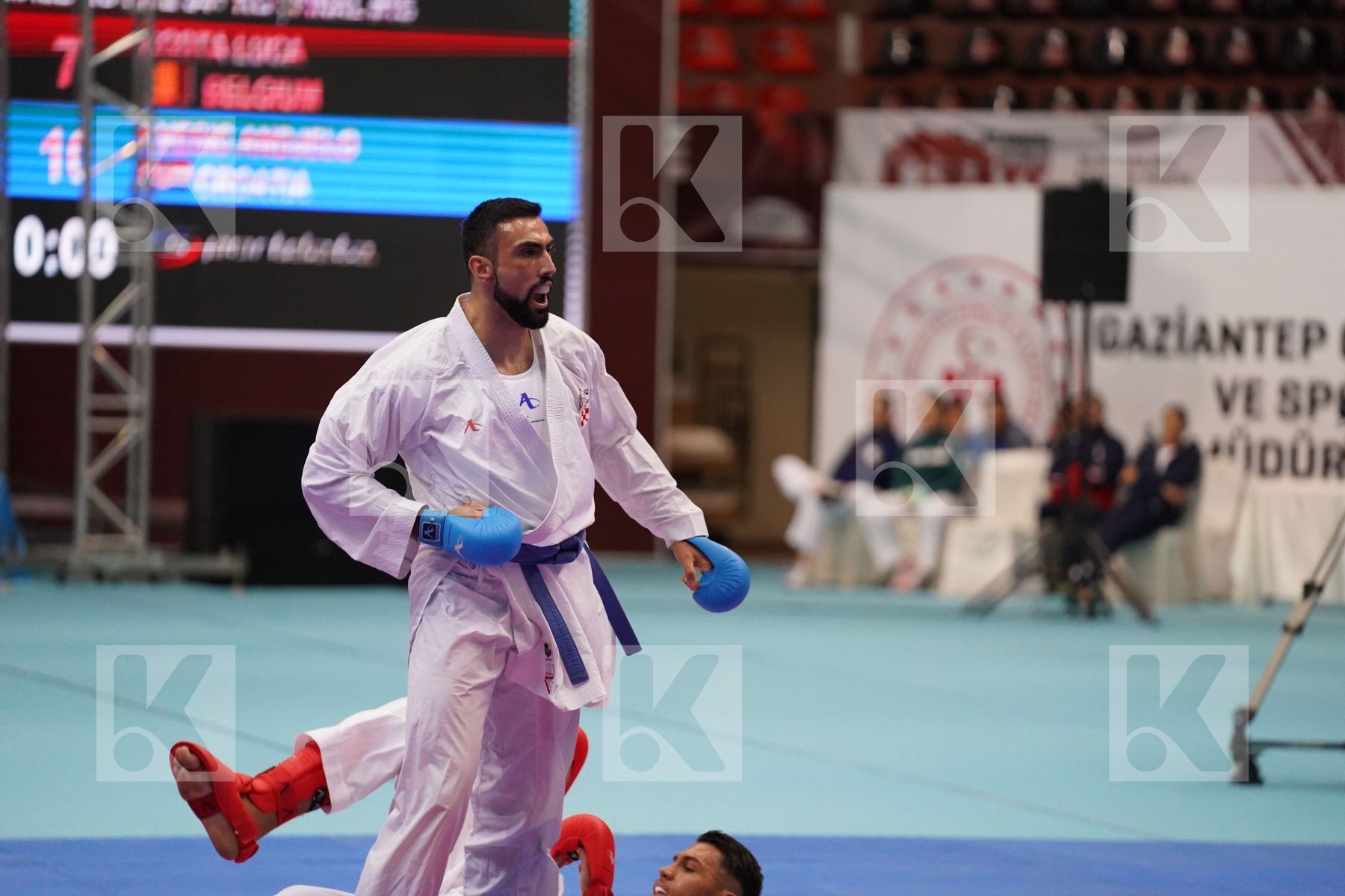 Kumite final bout featuring KVESIC ANDJELO & COSTA LUCA