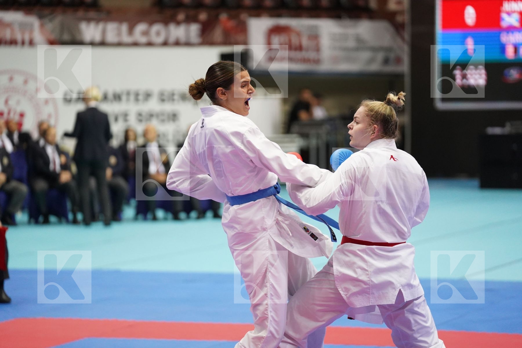Kumite bronze bout featuring GARCIA NANCY & JUNNER NIAMH