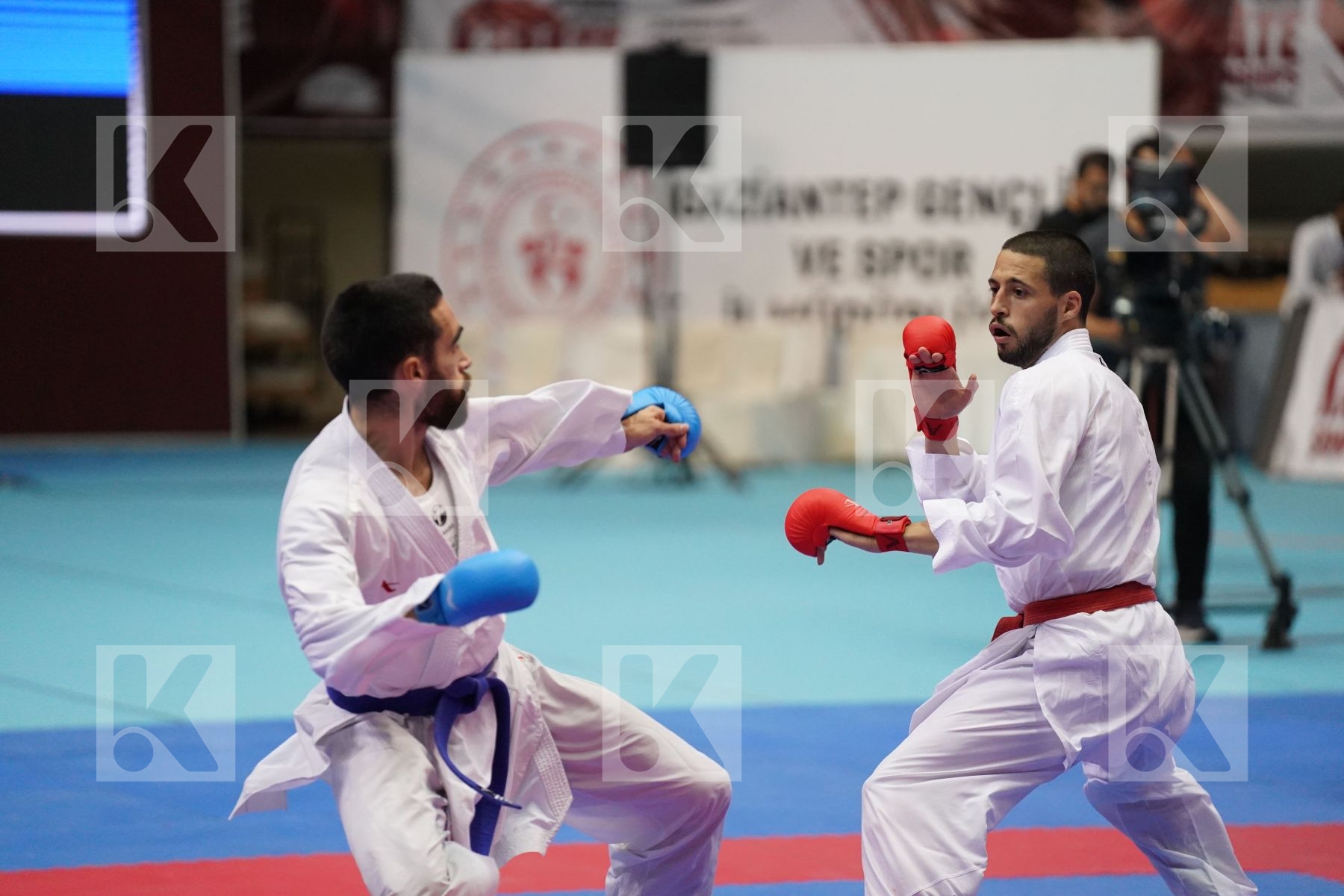 Kumite bronze bout featuring JOKSIC STEFAN & MENDES JOAQUIM