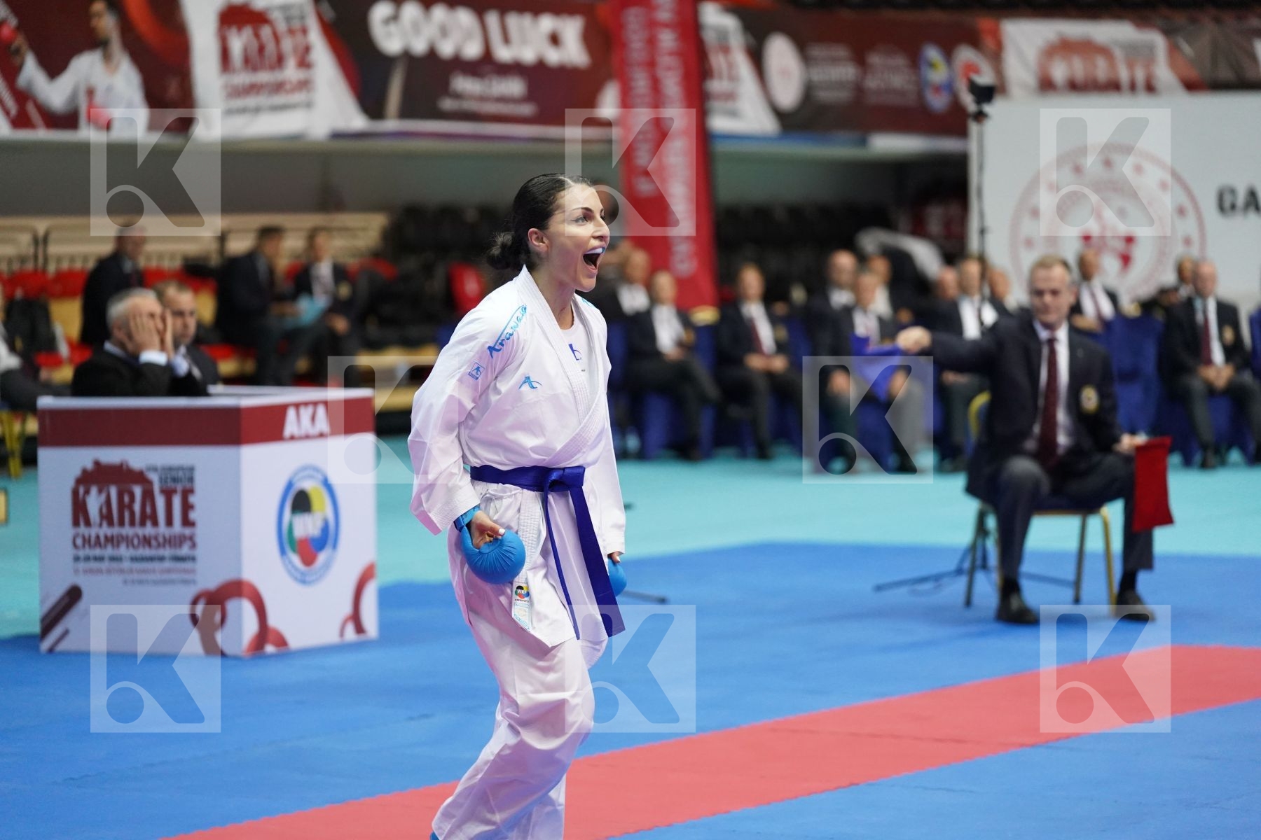 Kumite bronze bout featuring PANETSIDOU VASILIKI & MAKYAN ANITA