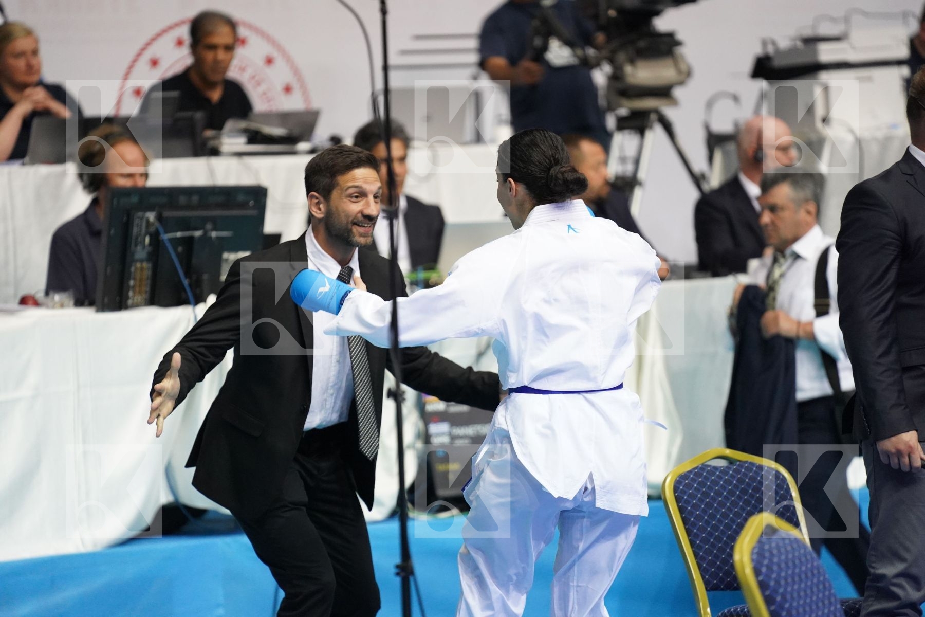 Kumite bronze bout featuring PANETSIDOU VASILIKI & MAKYAN ANITA