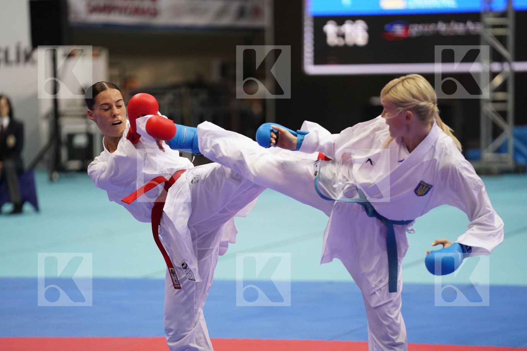 Kumite bronze bout featuring SEROGINA ANITA & SNEL LYNN