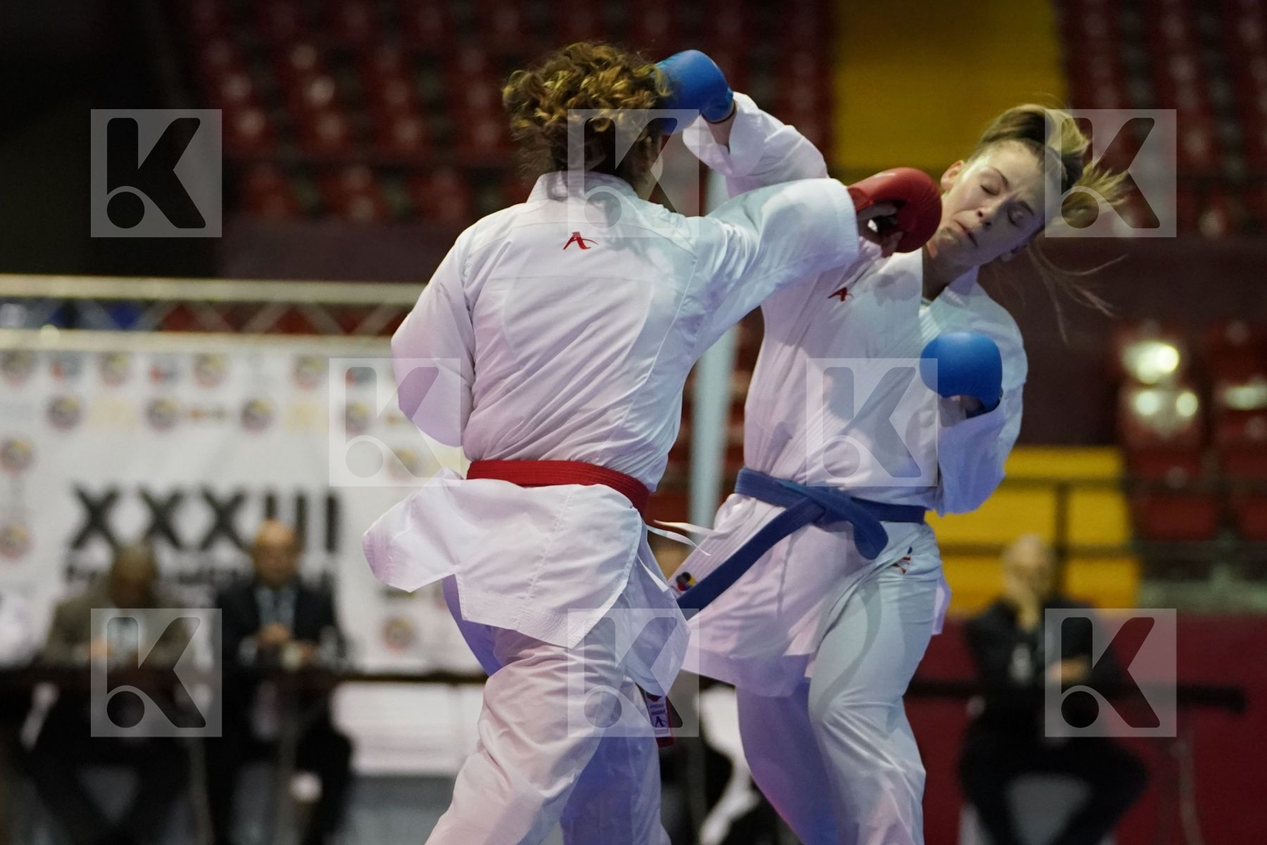 VINDROLA ALESSANDRA (PERU) vs CAMPBELL KATHRYN CANADA in Senior Kumite -55 Kg - Final bout