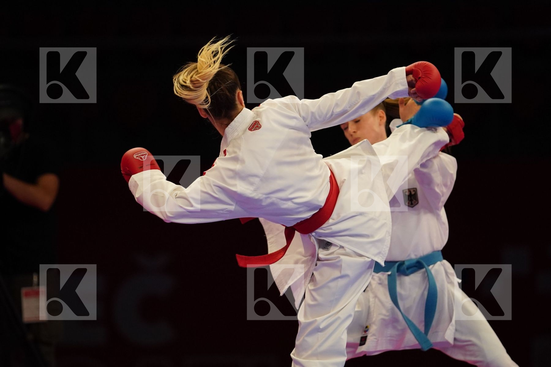 OZCELIK ARAPOGLU SERAP (TURKEY) Vs HUBRICH SHARA (GERMANY) in Senior Kumite -50 Kg - Final bout