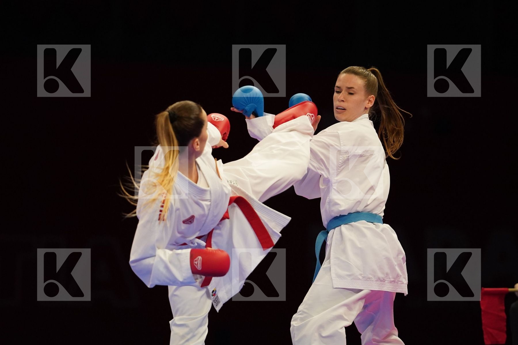 OZCELIK ARAPOGLU SERAP (TURKEY) Vs HUBRICH SHARA (GERMANY) in Senior Kumite -50 Kg - Final bout