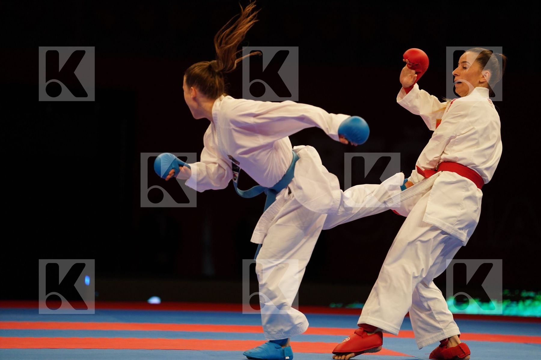 OZCELIK ARAPOGLU SERAP (TURKEY) Vs HUBRICH SHARA (GERMANY) in Senior Kumite -50 Kg - Final bout