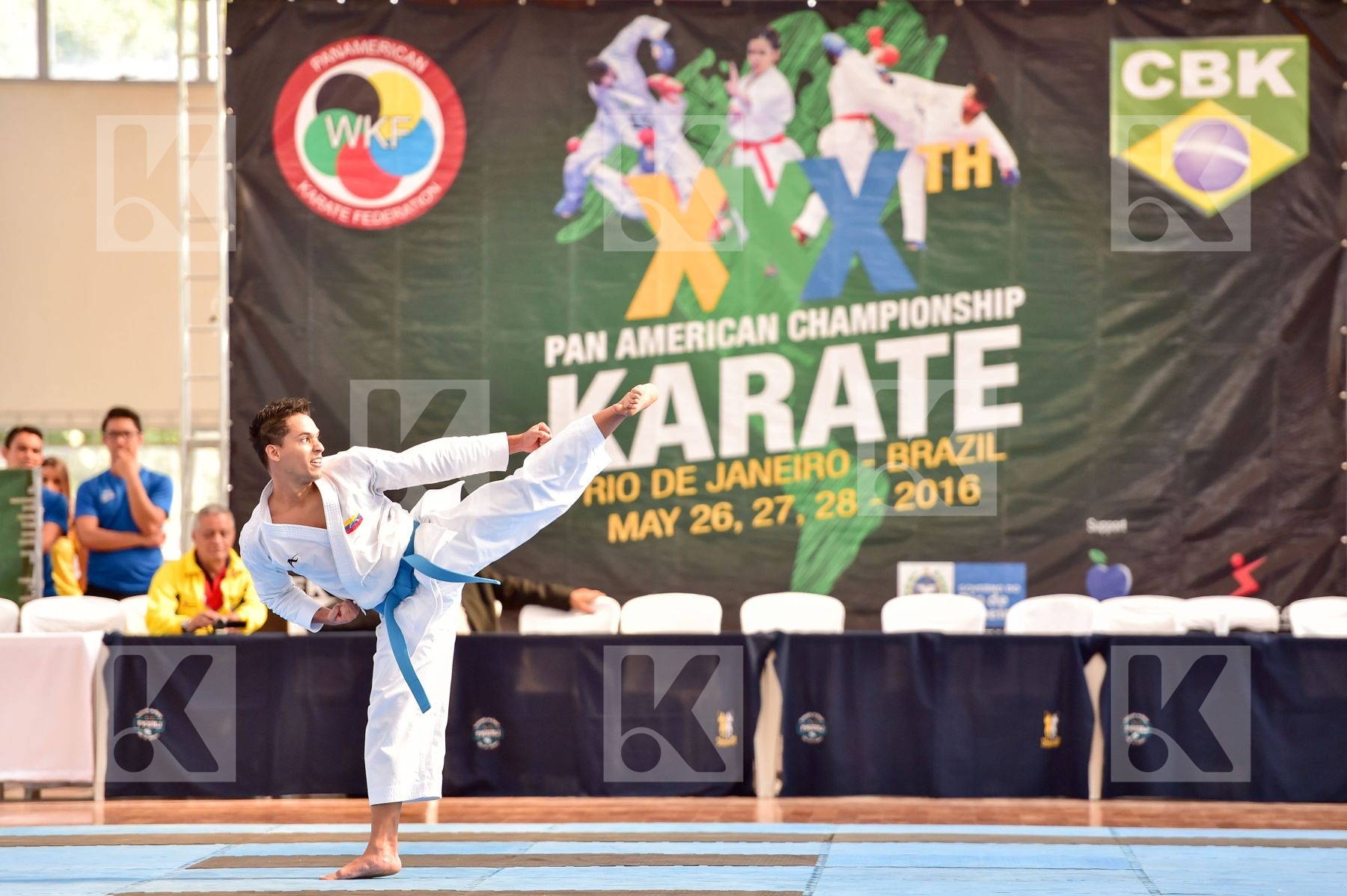 Top action photo N°6