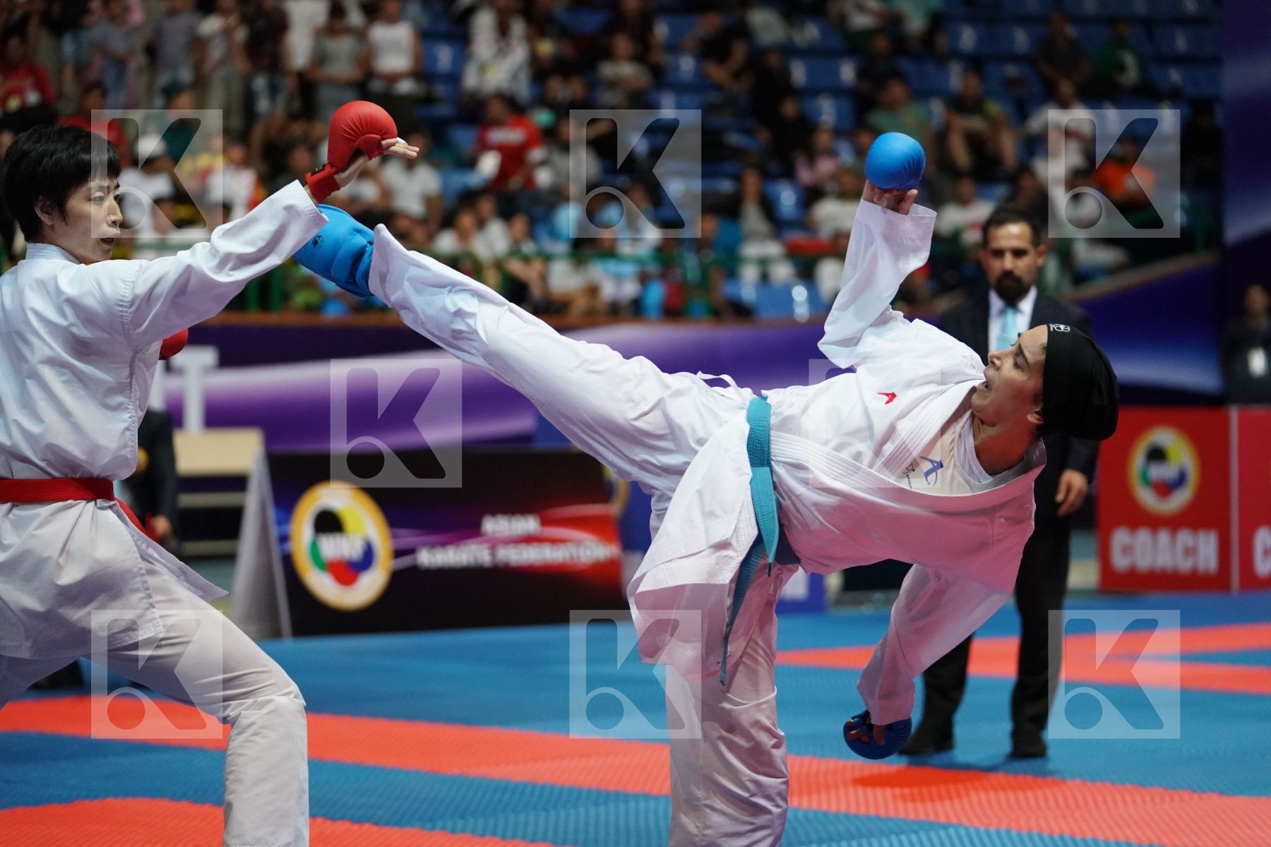 YIN XIAOYAN (PEOPLES REPUBLIC OF CHINA) vs ALIPOURKESHKA ROZITA (ISLAMIC REPUBLIC OF IRAN) in Senior Kumite -61 Kg - Final bout