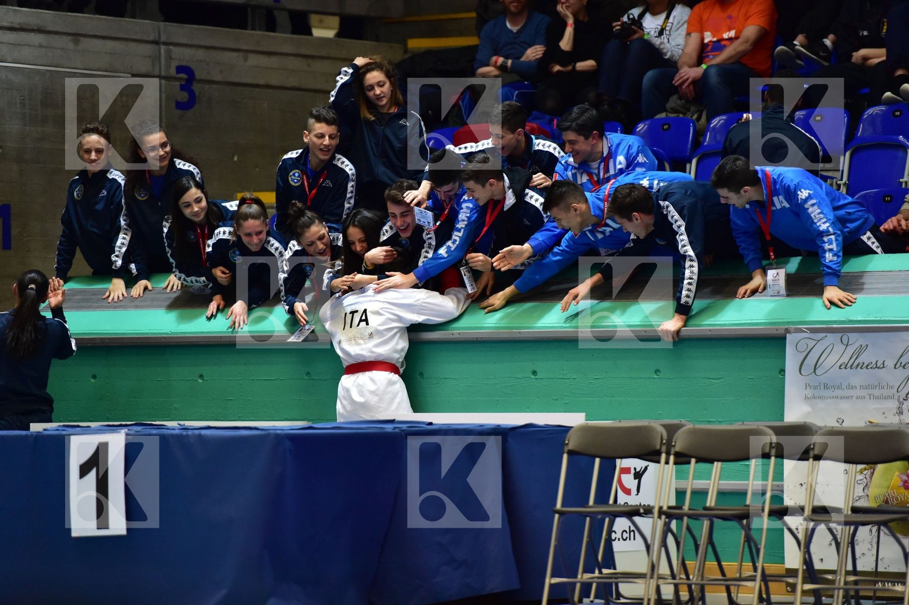 finals italy junior supporter