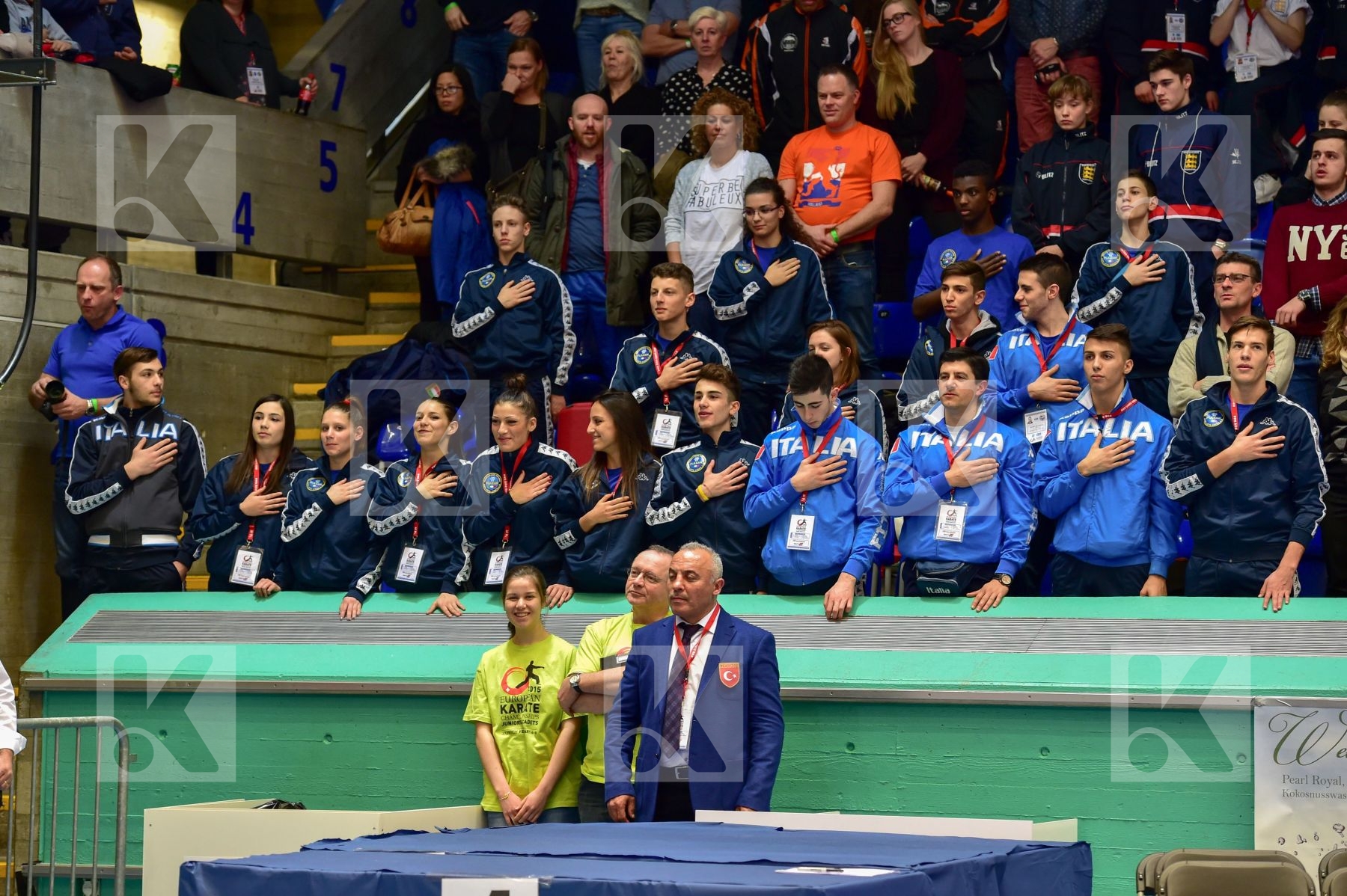 finals italy junior supporter