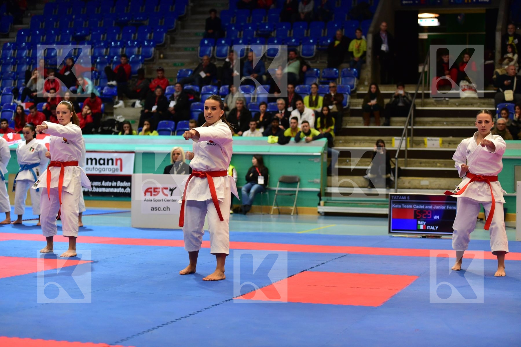 Arawaza cadet female finals junior kata spain team