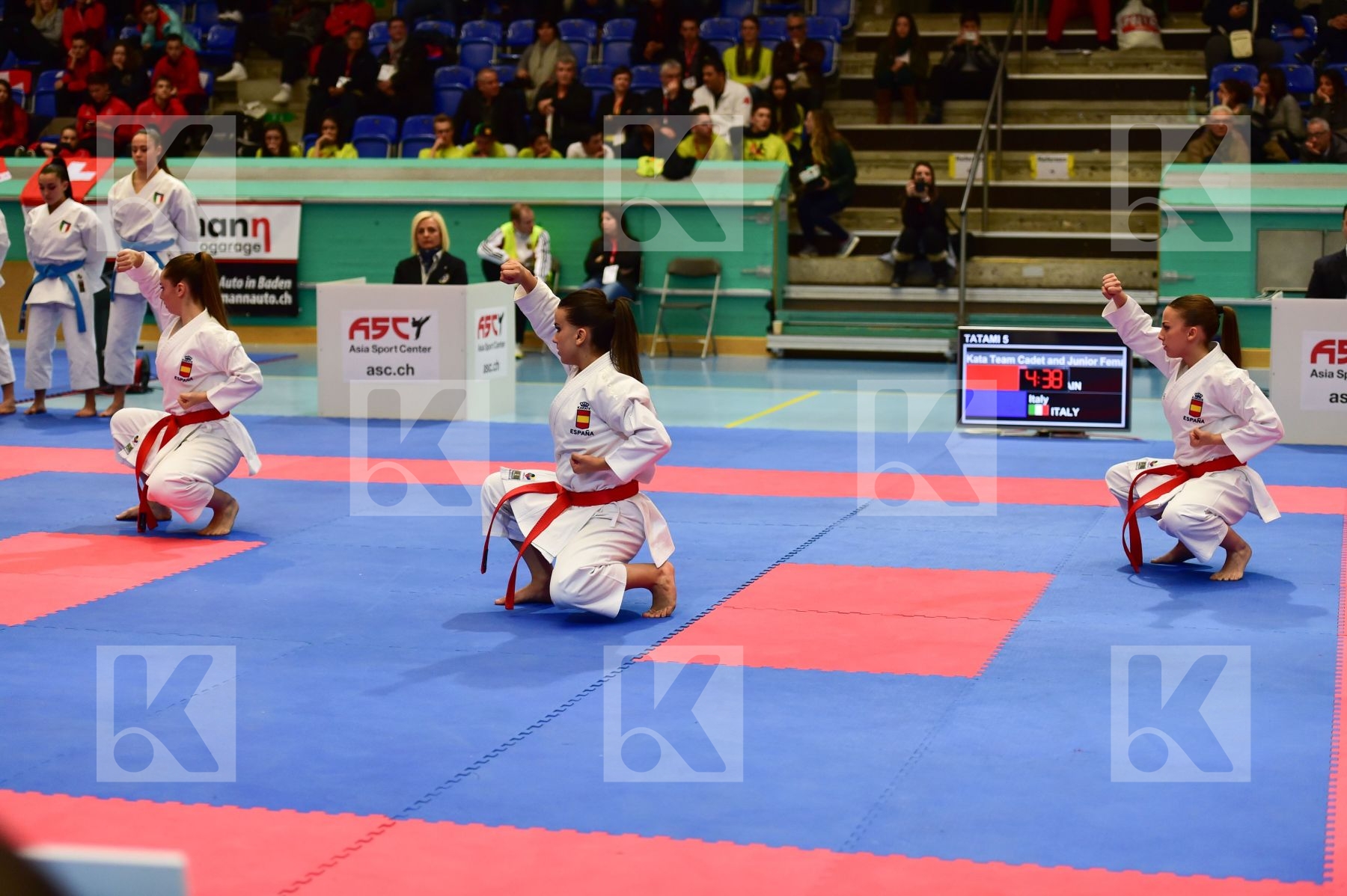 Arawaza cadet female finals junior kata spain team