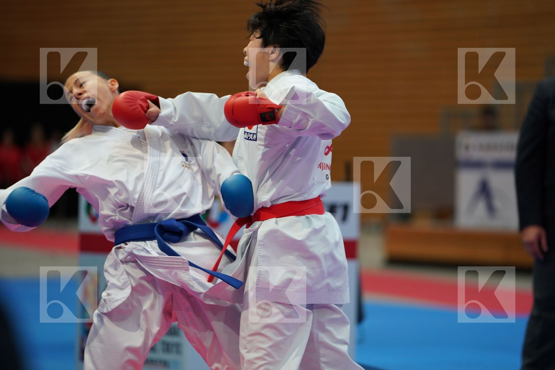 ENDO CHINATSU (JAPAN) vs RECCHIA ALEXANDRA (FRANCE) in Senior Kumite -50 Kg - Bronze bout