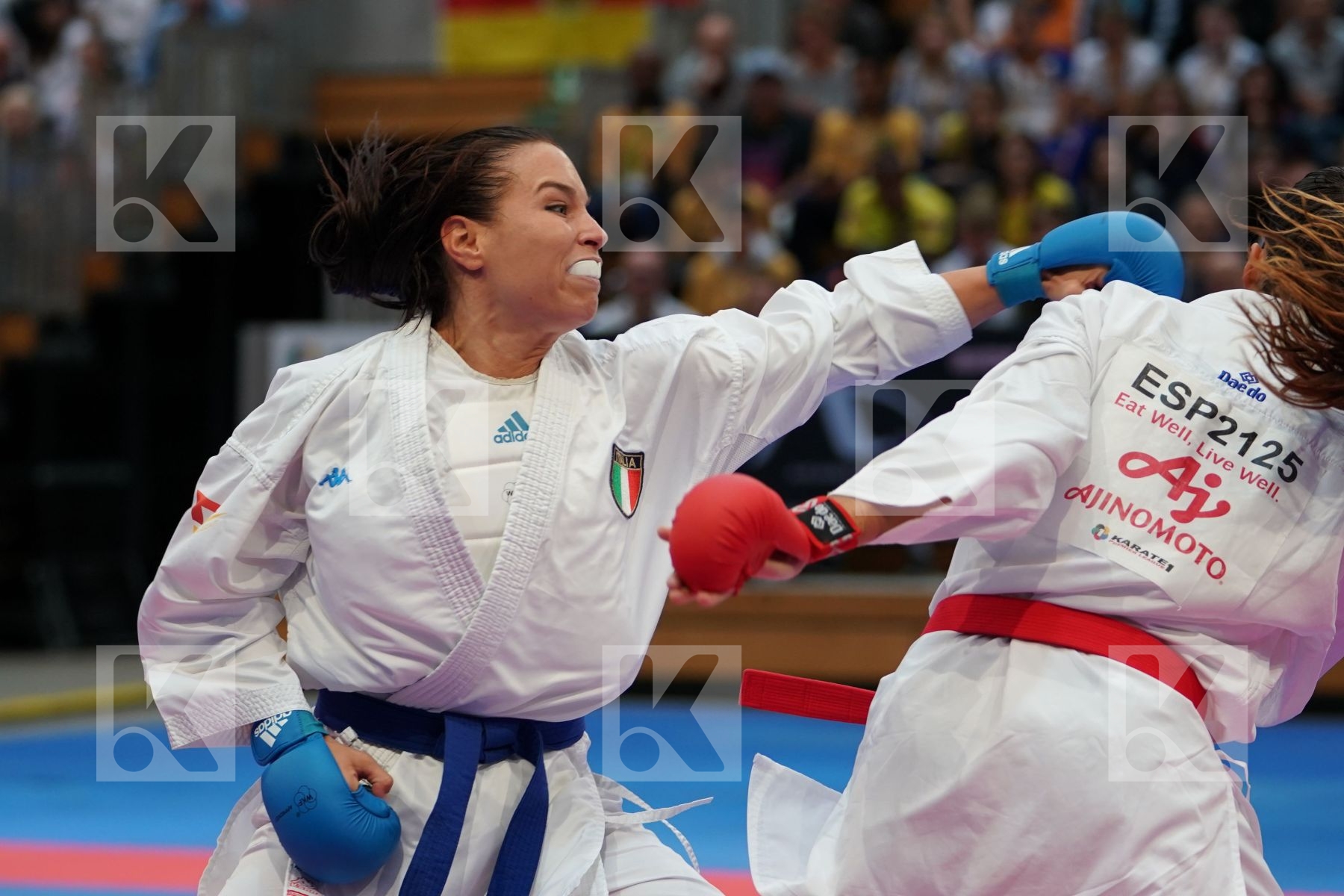 FERNANDEZ OSORIO CARLOTA (SPAIN) vs CARDIN SARA (ITALIA) in Senior Kumite -55 Kg - Bronze bout