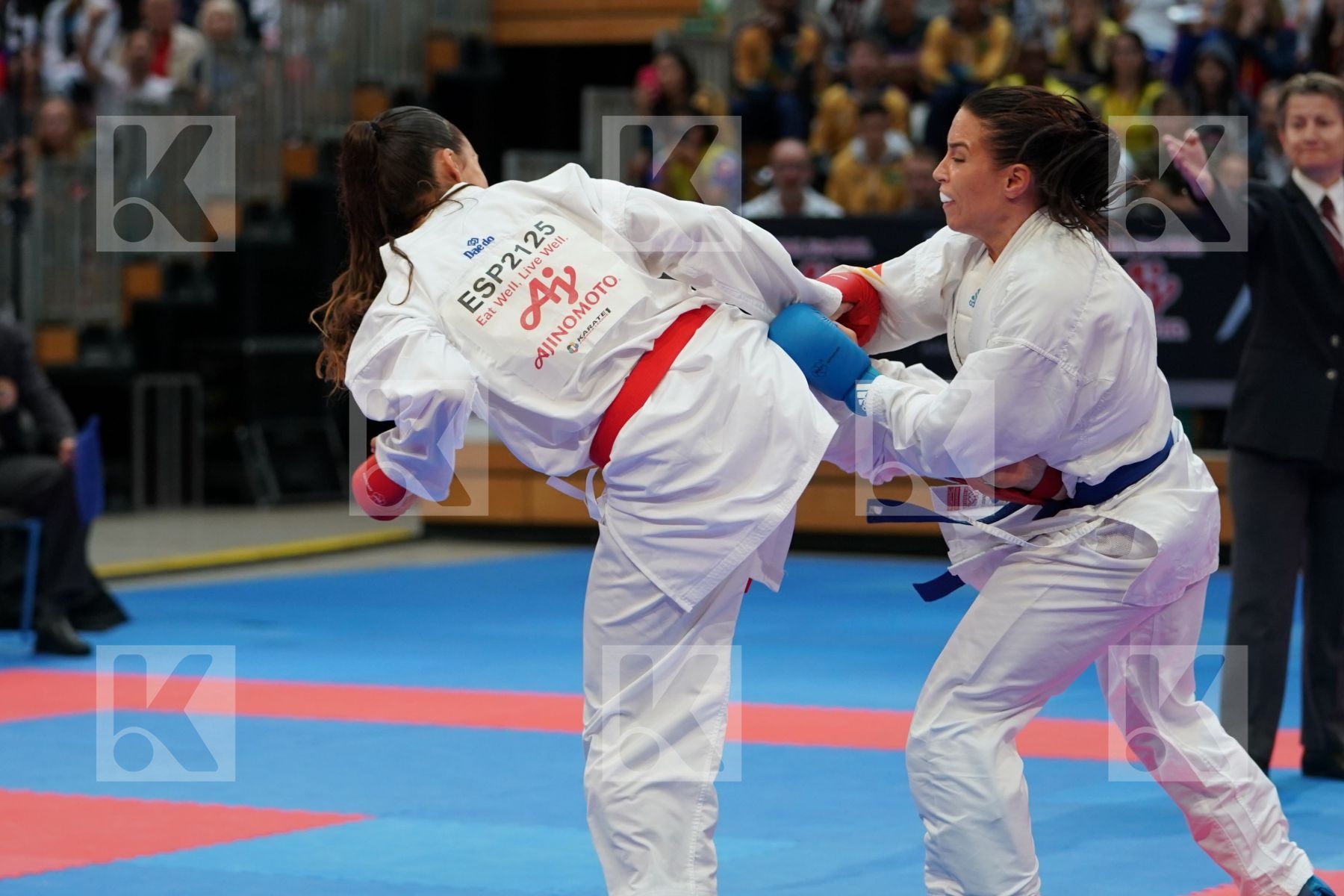 FERNANDEZ OSORIO CARLOTA (SPAIN) vs CARDIN SARA (ITALIA) in Senior Kumite -55 Kg - Bronze bout