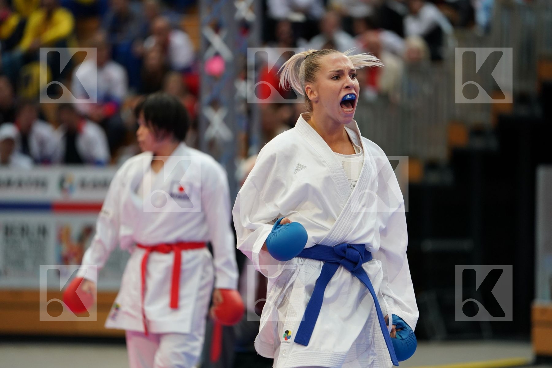 MORIGUCHI AYAMI (JAPAN) vs PHILIPPE GWENDOLINE (FRANCE) in Senior Kumite -67 Kg, Senior Kumite Ð 61 Kg - Bronze bout