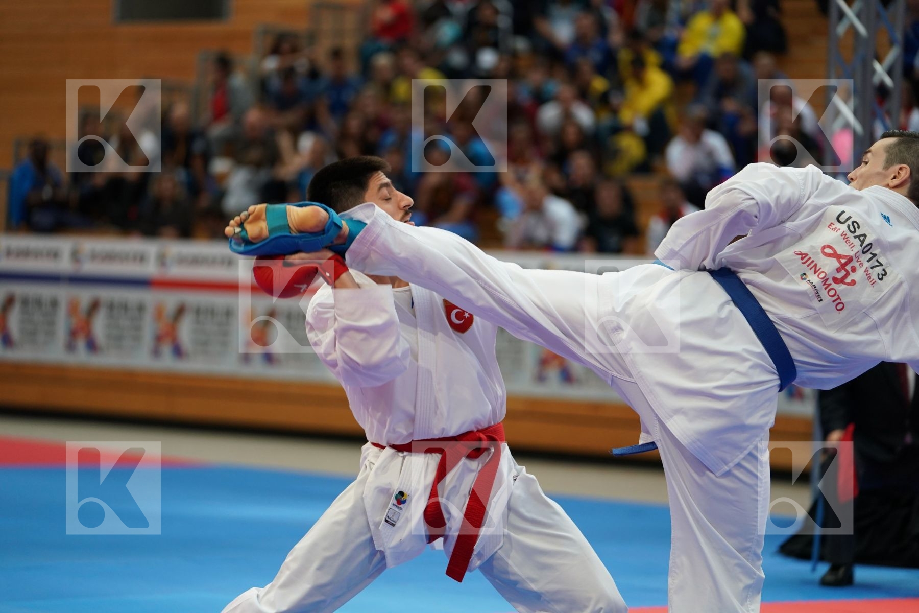 ELTEMUR ERMAN (TURKEY) vs SCOTT THOMAS (UNITED STATE) in Senior Kumite Ð 75 Kg - Bronze bout