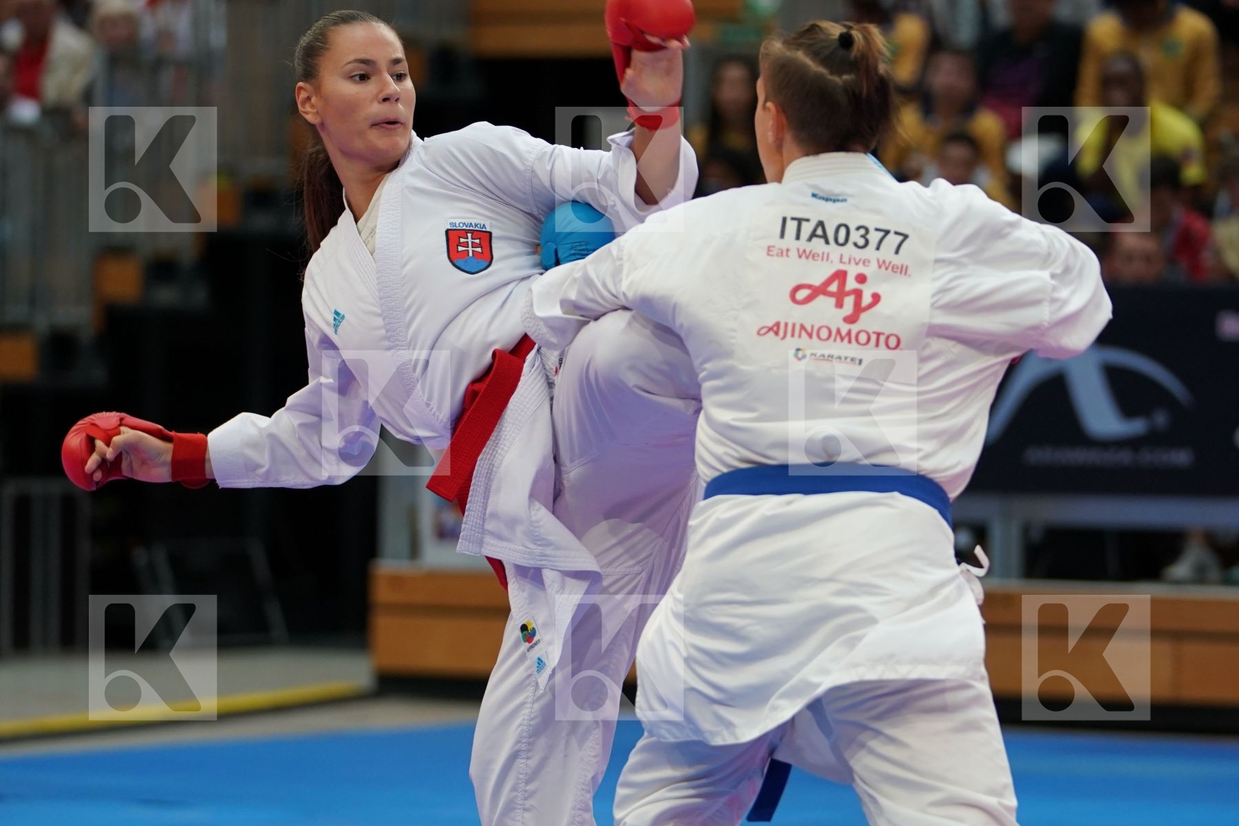 KOPUNOVA MIROSLAVA (SLOVAKIA) vs SEMERARO SILVIA (ITALIA) in Senior Kumite Ð 68 Kg - Bronze bout