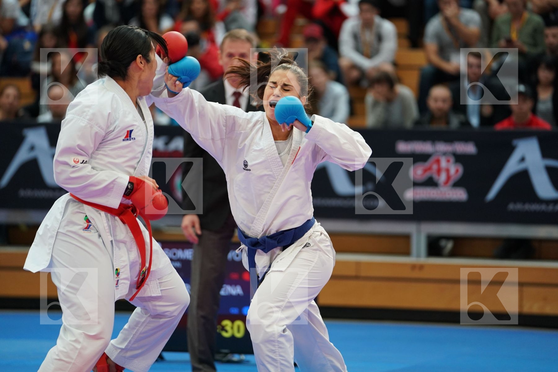 SOMEYA KAYO (JAPAN) vs QUIRICI ELENA (SWITZERLAND) in Senior Kumite Ð 68 Kg - Bronze bout