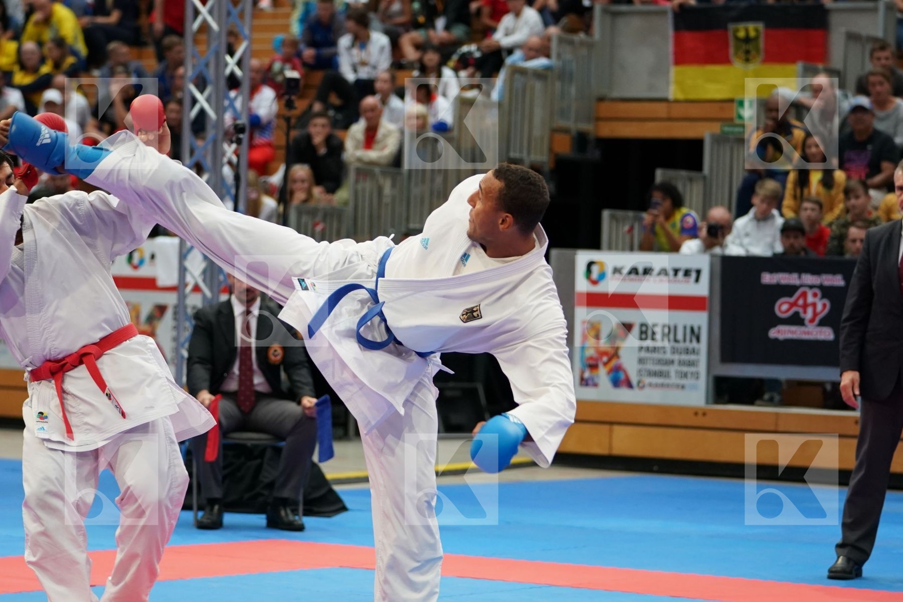 ATAMOV SHAHIN (AZERBAIJAN) vs HORNE JONATHAN (GERMANY) in Senior Kumite 84+ Kg - Bronze bout