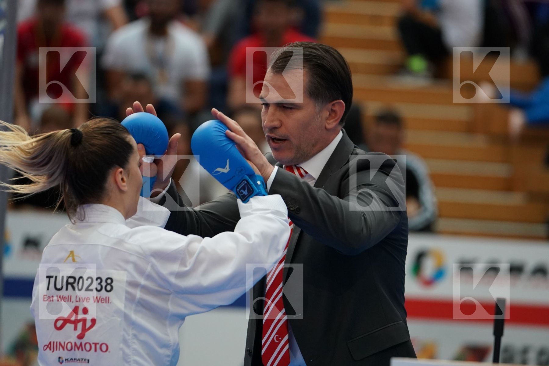 TADANO AYAKA (JAPAN) vs OZCELIK ARAPOGLU SERAP (TURKEY) in Senior Kumite -50 Kg - Gold bout