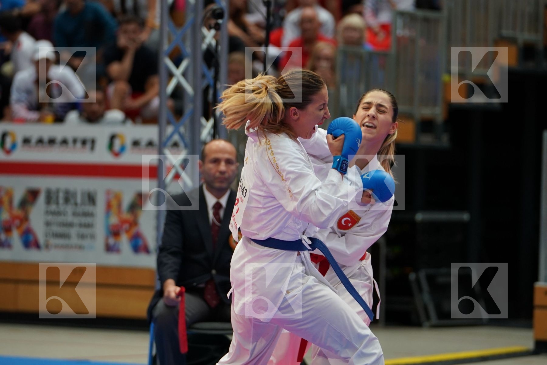 Eltemur Eda (TURKEY) vs ZARETSKA IRINA (AZERBAIJAN) in Senior Kumite Ð 68 Kg - Gold bout