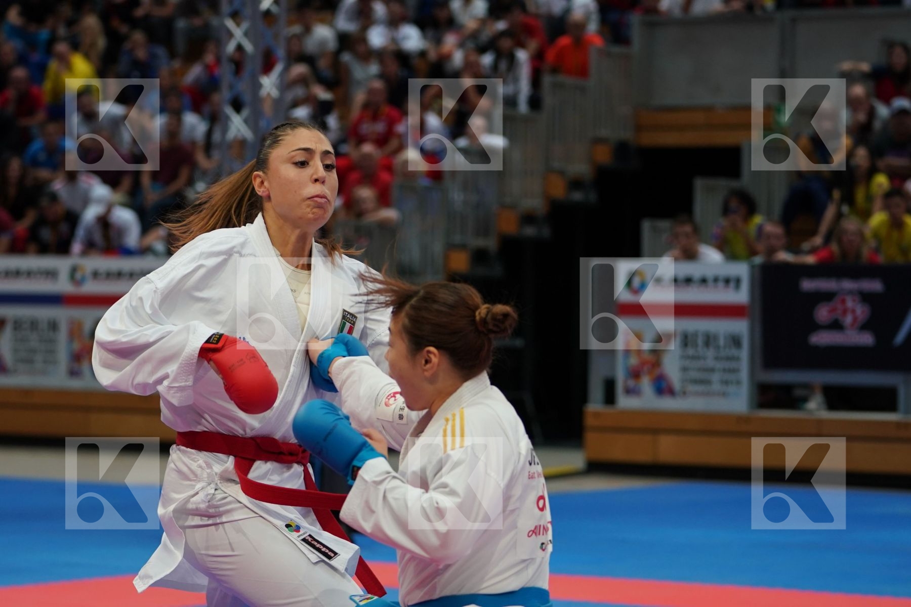 FERRACUTI CLIO (ITALIA) vs UEKUSA AYUMI (JAPAN) in Senior Kumite 68+ Kg - Gold bout