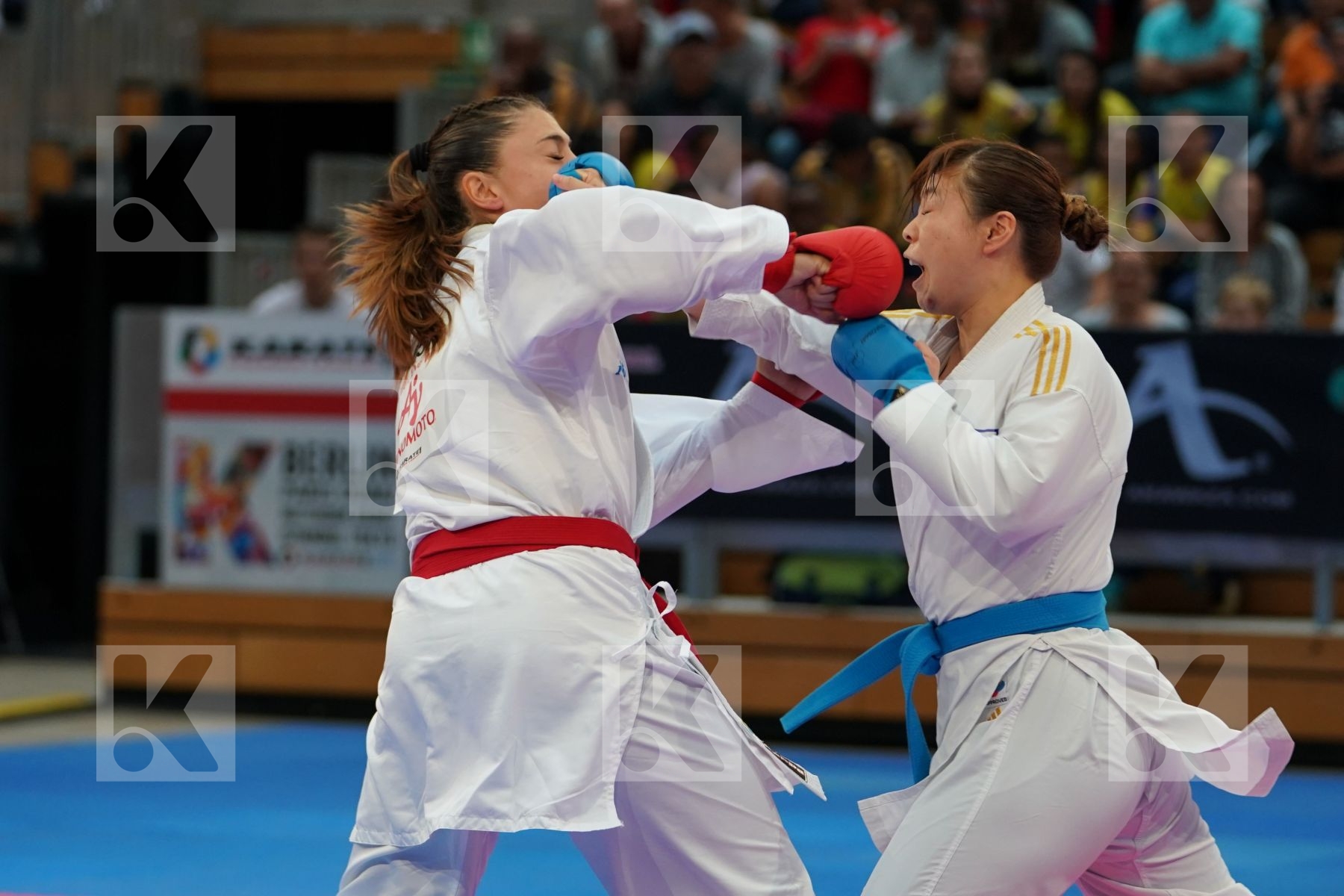 FERRACUTI CLIO (ITALIA) vs UEKUSA AYUMI (JAPAN) in Senior Kumite 68+ Kg - Gold bout
