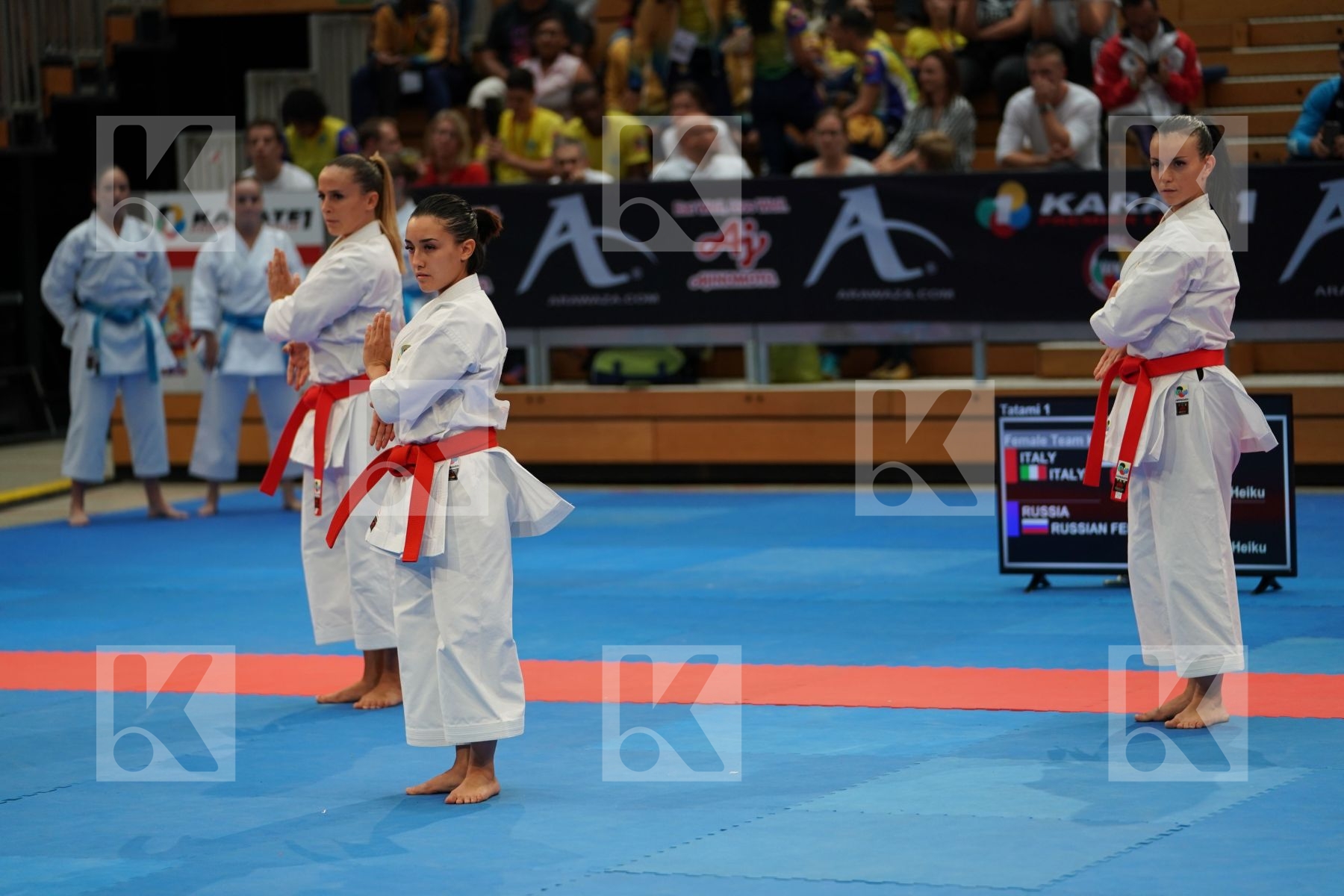 ITALIA (BATTAGLIA, Casale, Pezzetti) in Senior Team Female Kata - Gold bout